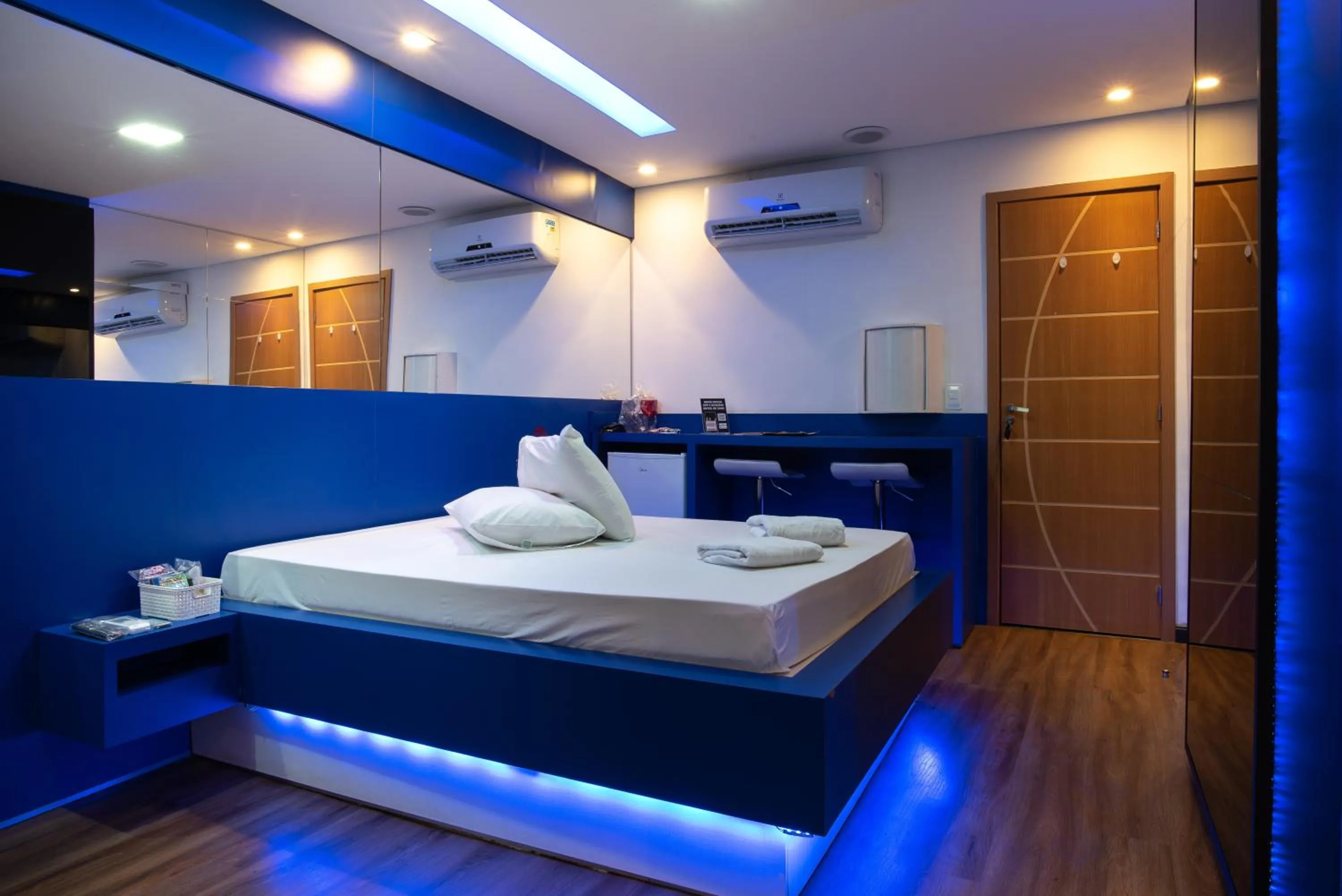 Bed in Motel fantasy 4 (adult Only)