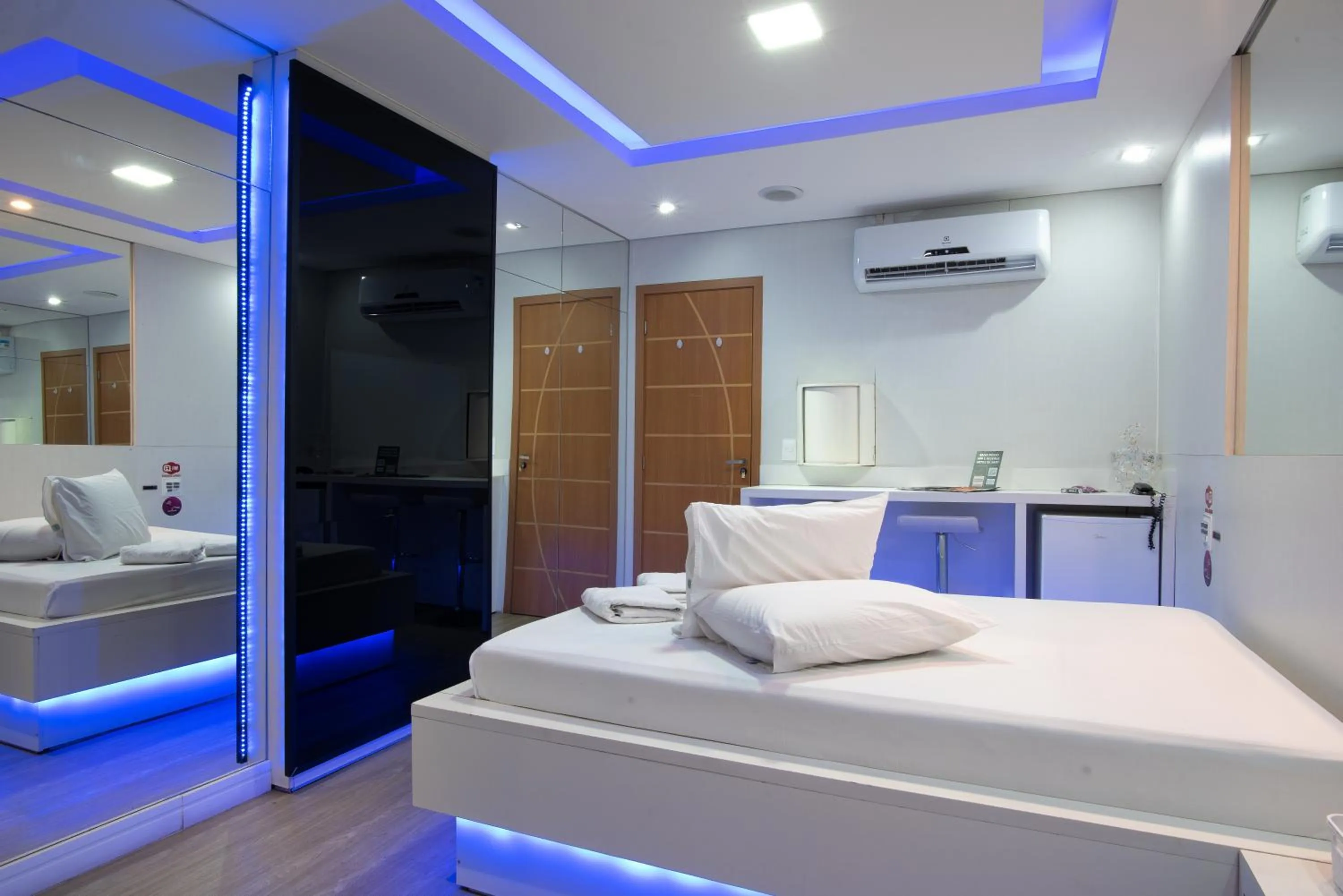 Bed in Motel fantasy 4 (adult Only)