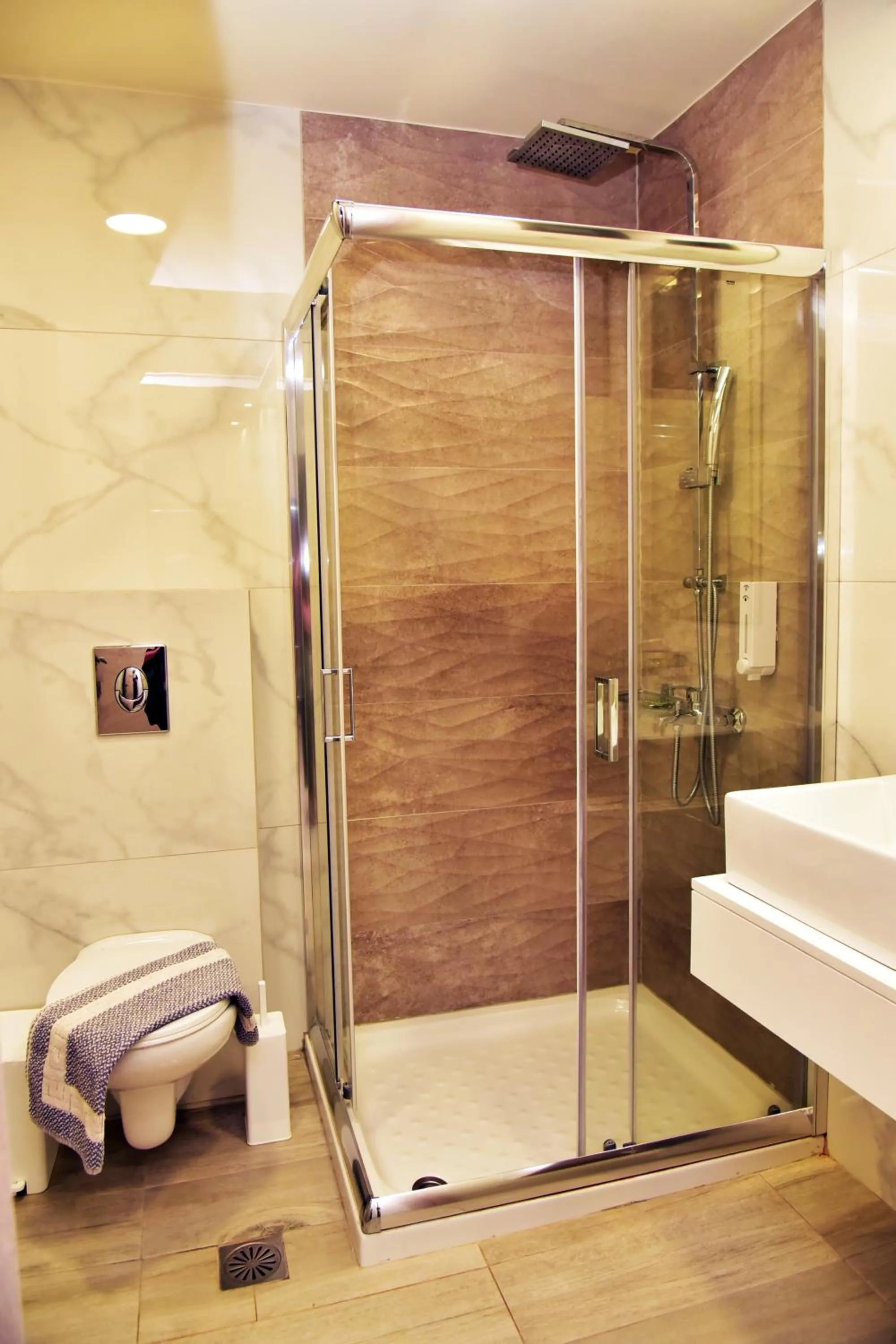 Bathroom in Lafo Rooms