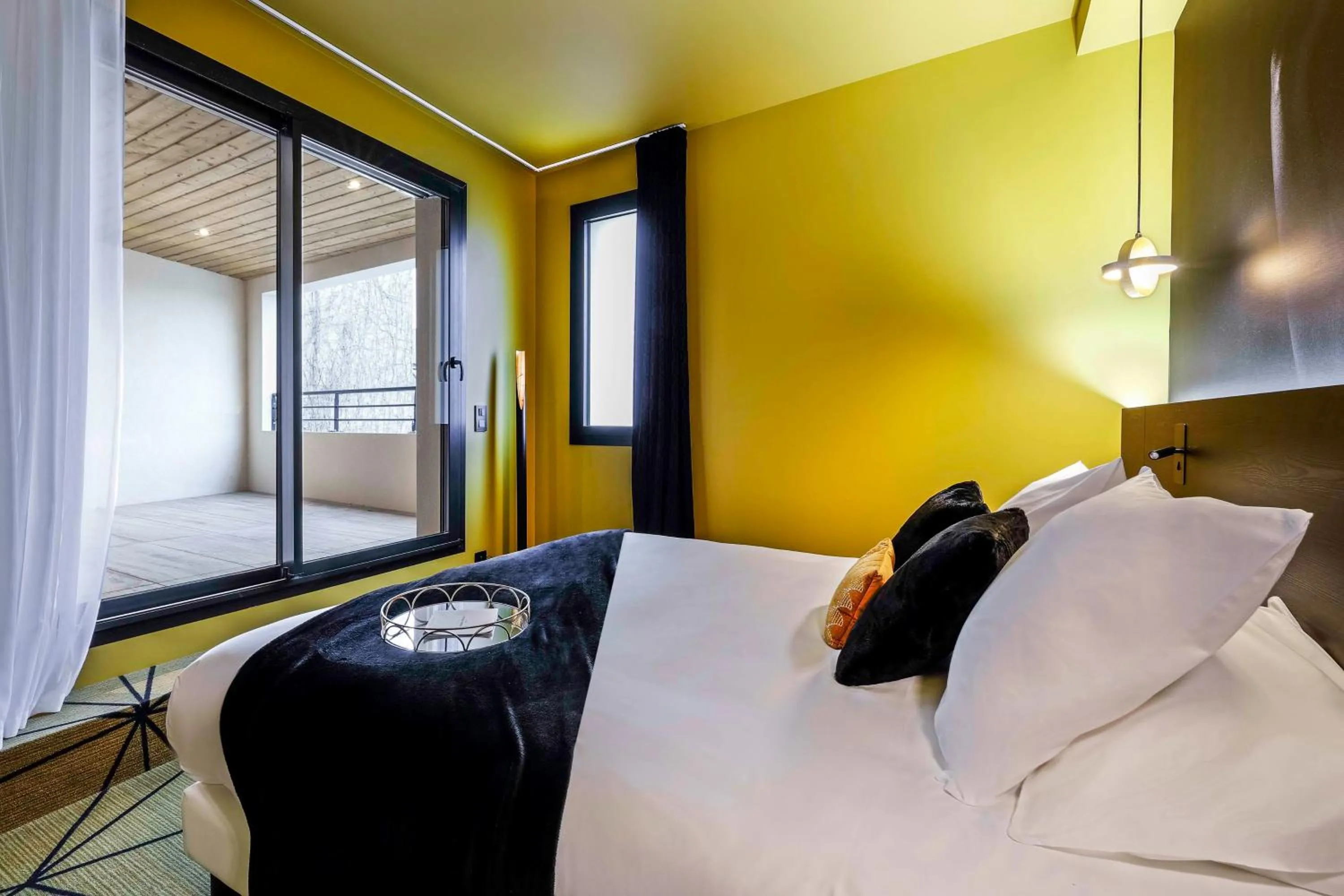 Photo of the whole room, Bed in Hotel Leprince, Best Western Premier Collection