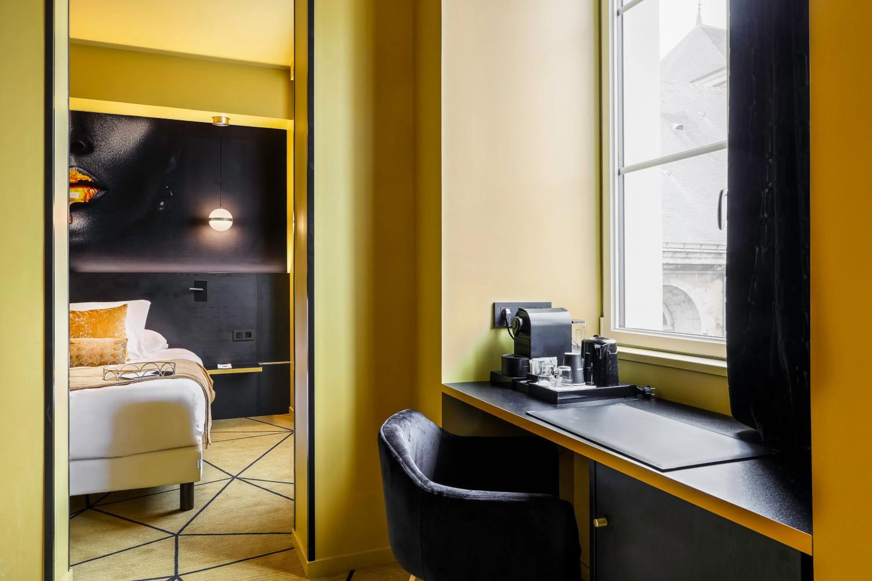 Photo of the whole room, Bed in Hotel Leprince, Best Western Premier Collection