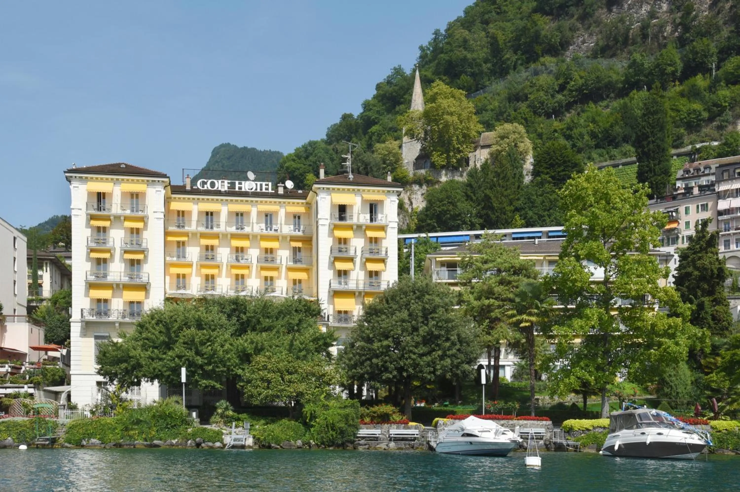 Property building in Golf Hotel René Capt