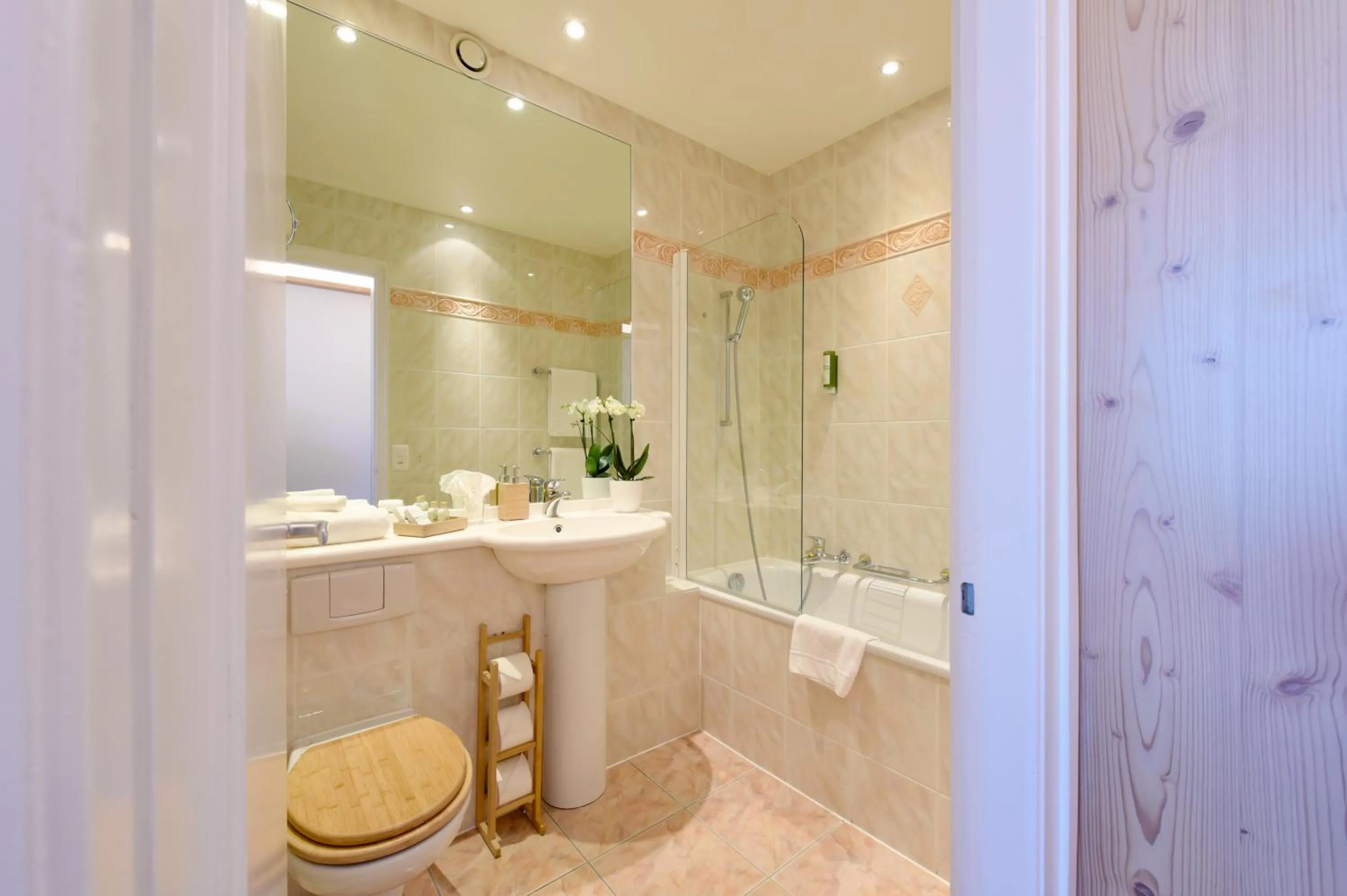 Bathroom in Golf Hotel René Capt