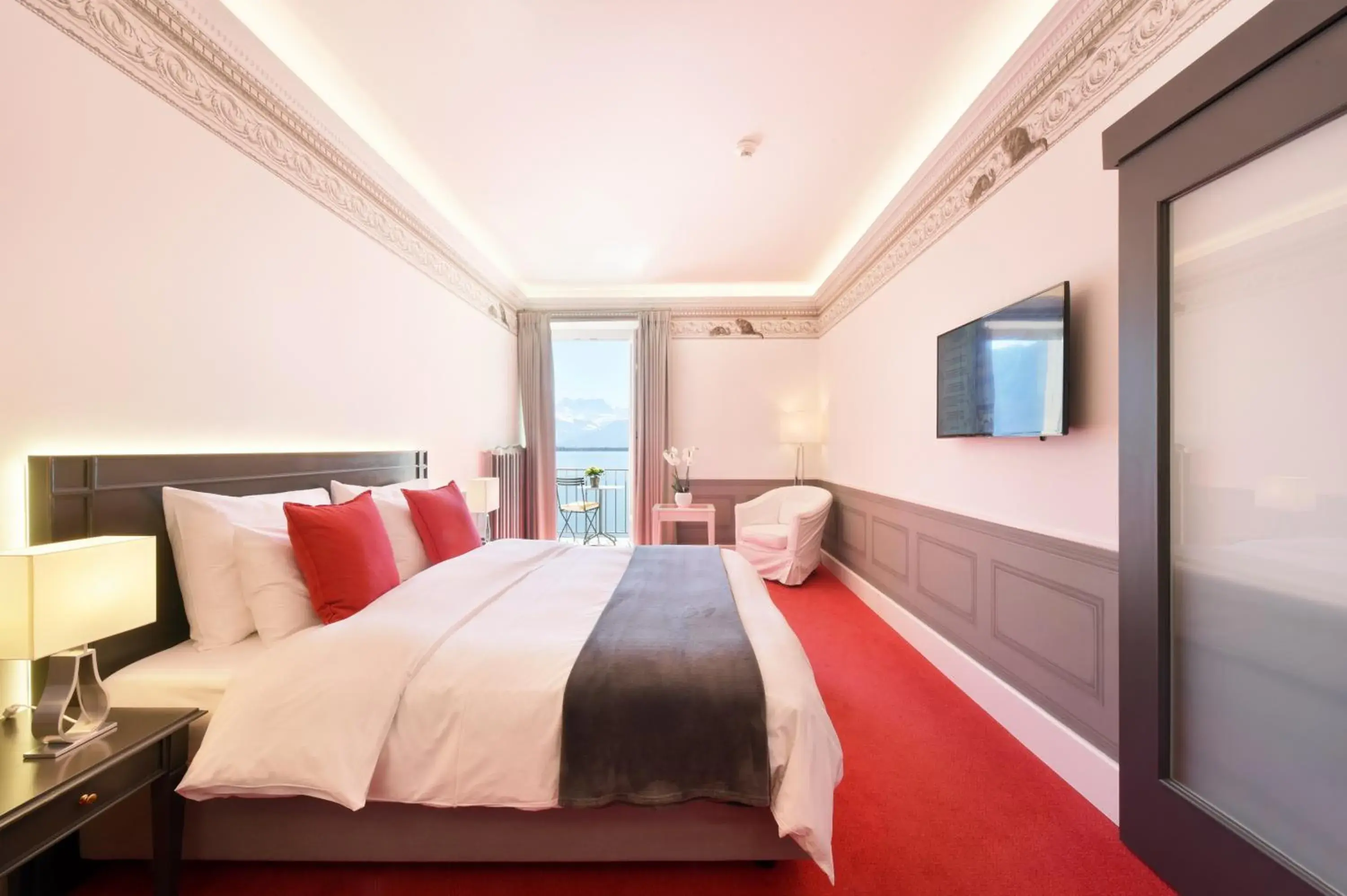 Superior Double or Twin Room with Lake View in Golf Hotel René Capt Superior Double or Twin Room with Lake View in Golf Hotel René Capt