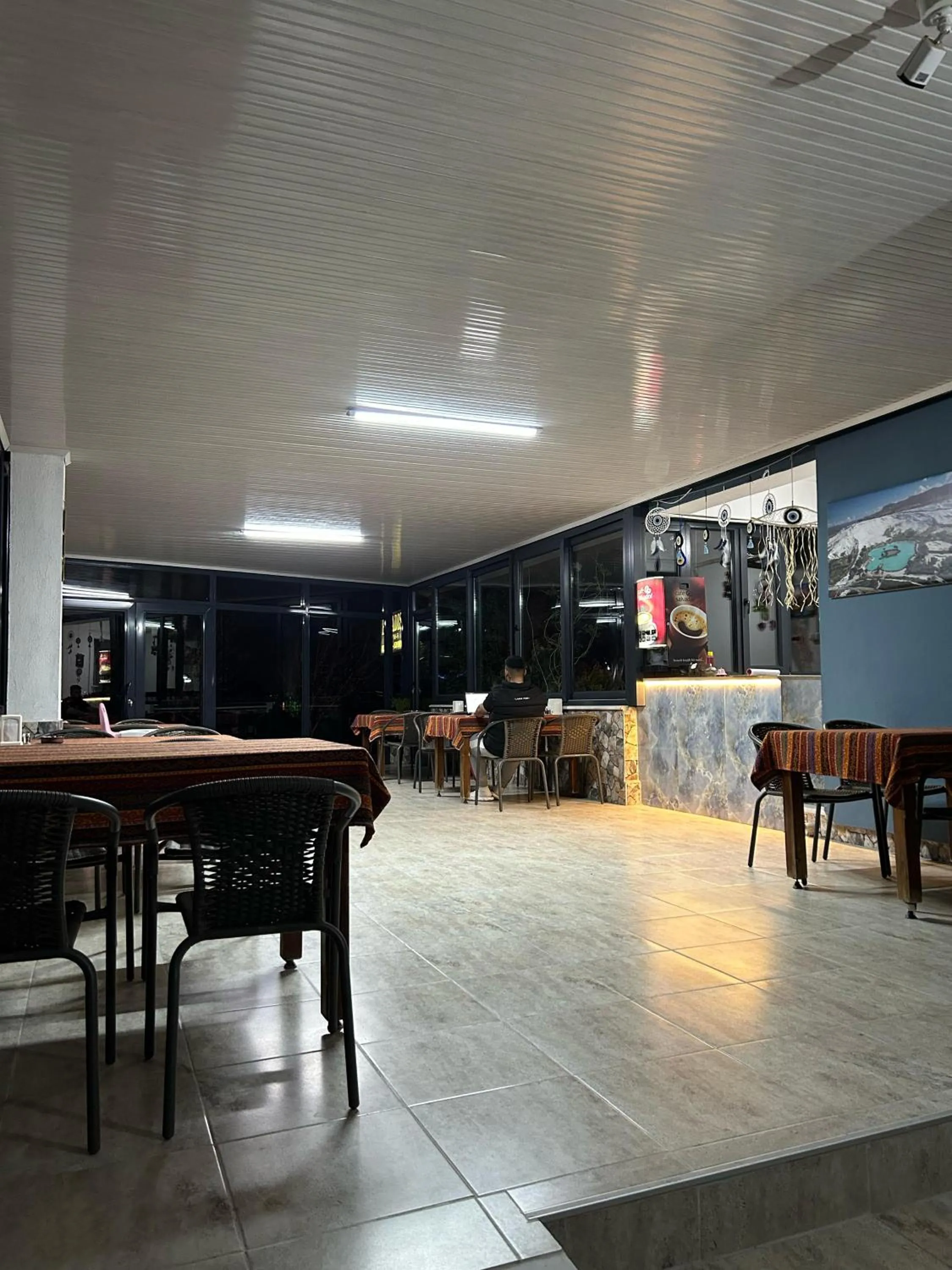 Restaurant/places to eat in Paradise House