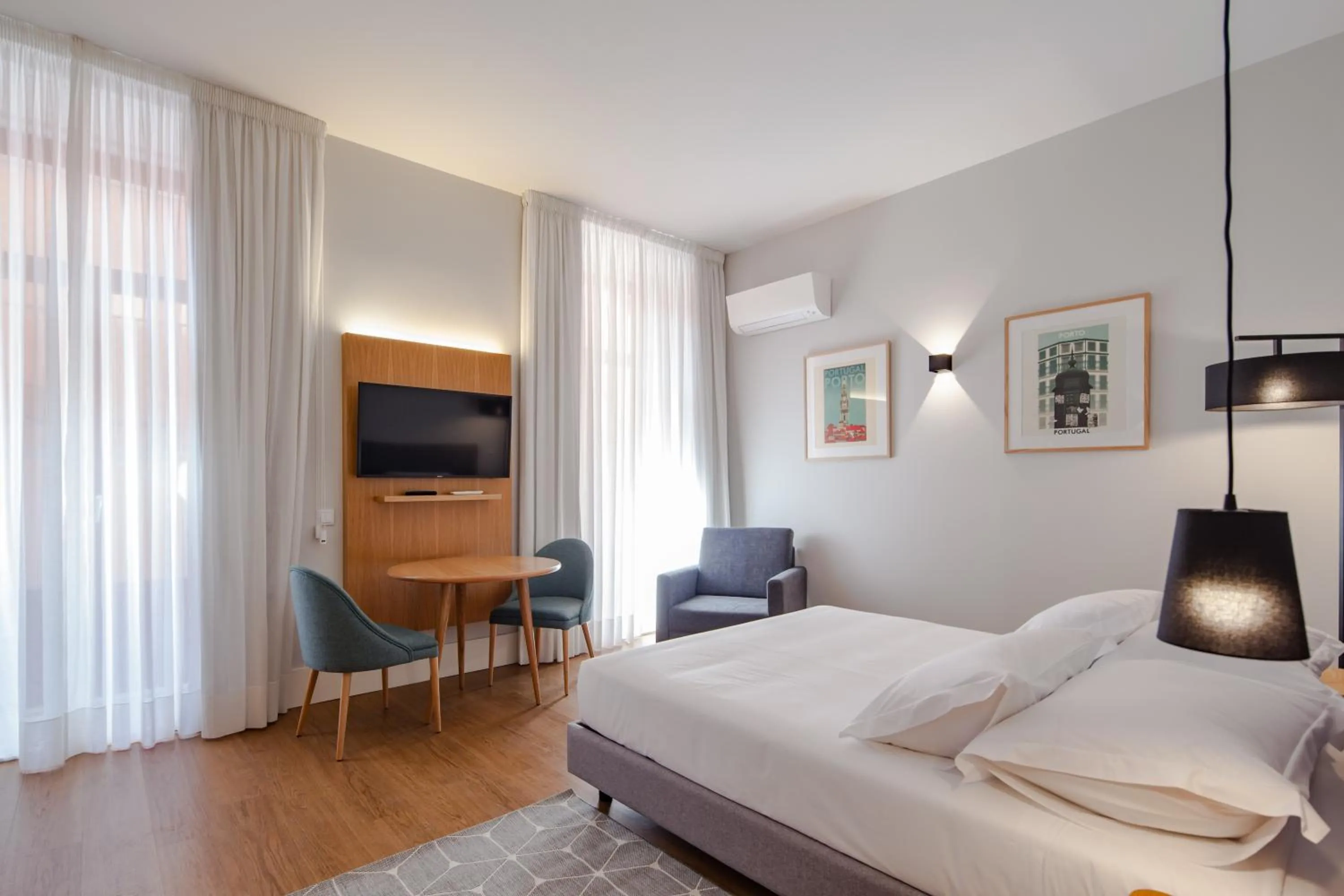 Bedroom, Bed in Uma Formosa Apartments