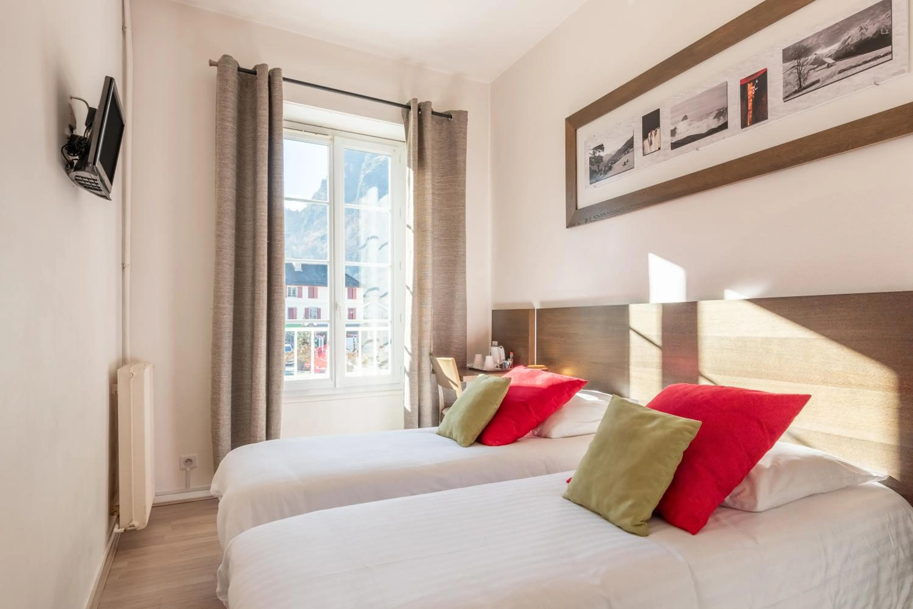 Bed in Hôtel d'Ossau