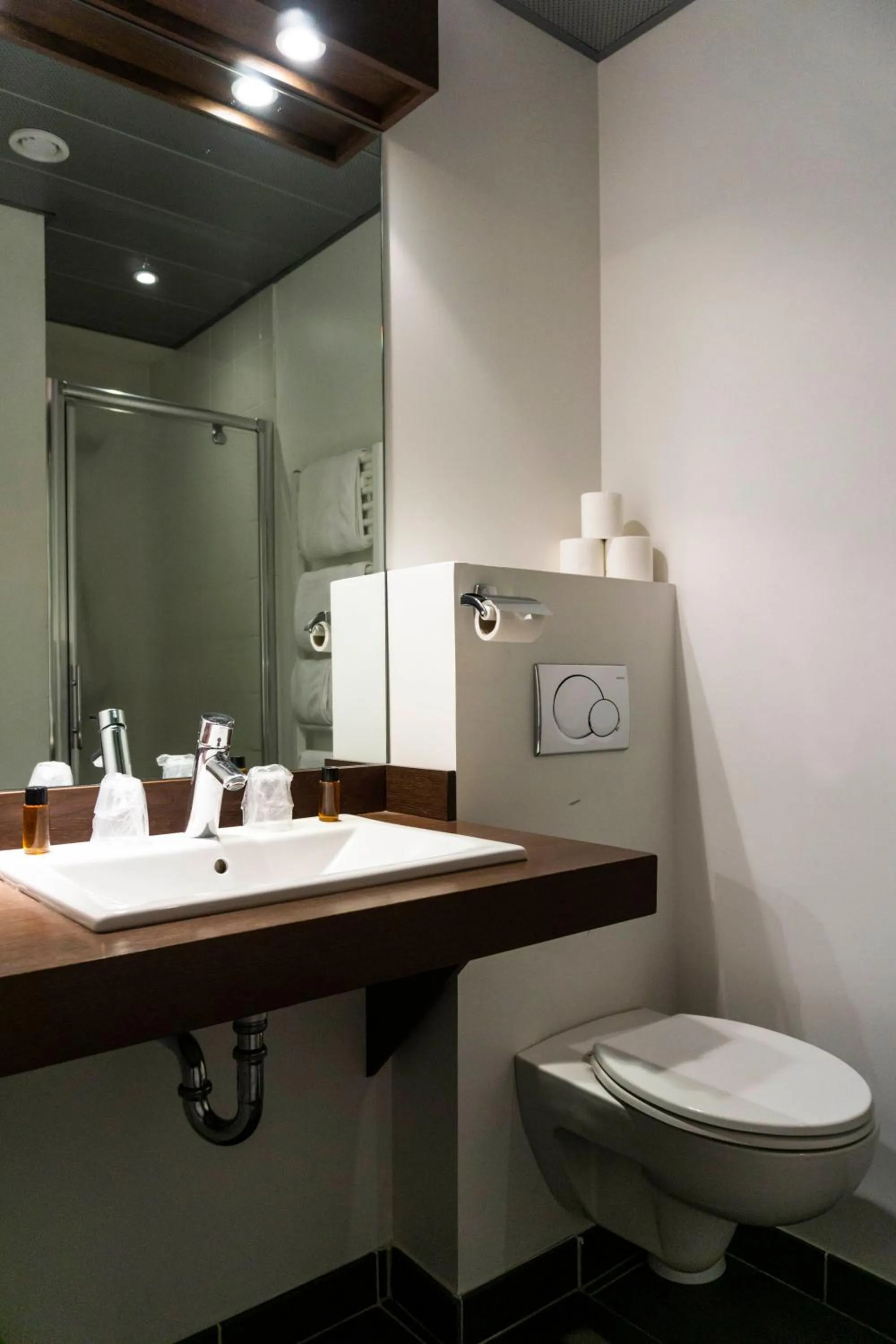 Bathroom in Hôtel d'Ossau