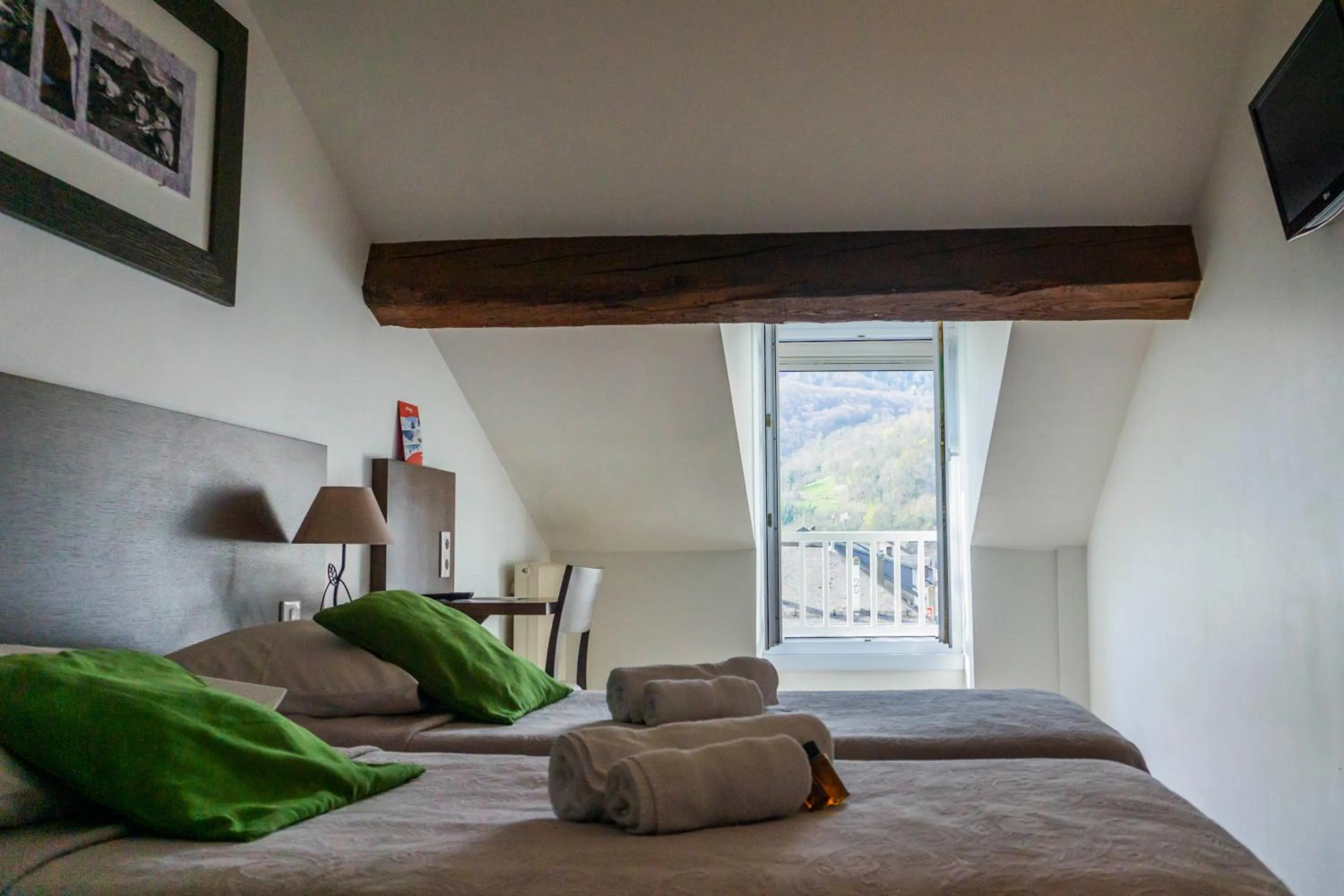 Bed in Hôtel d'Ossau