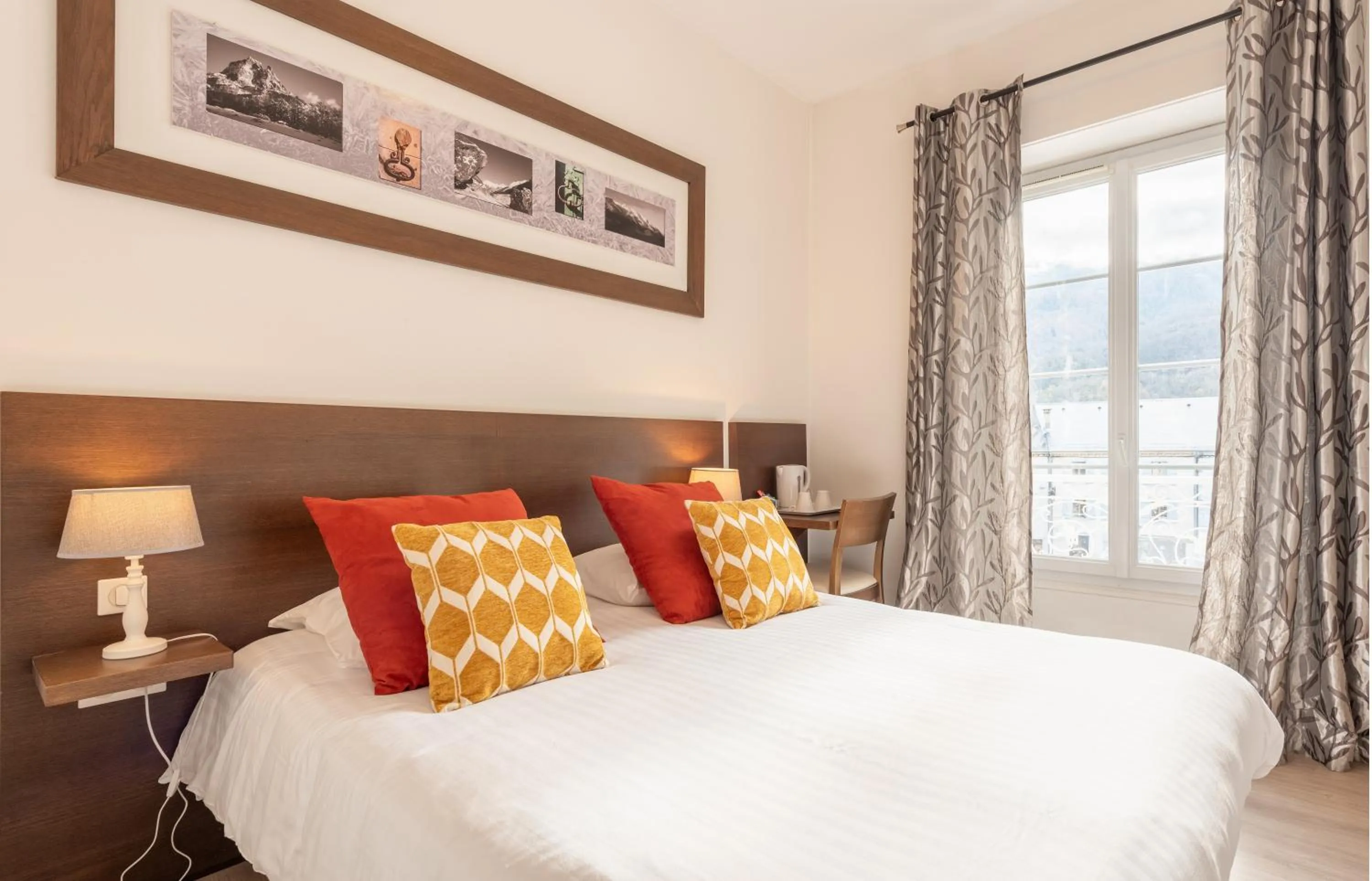 Bed in Hôtel d'Ossau