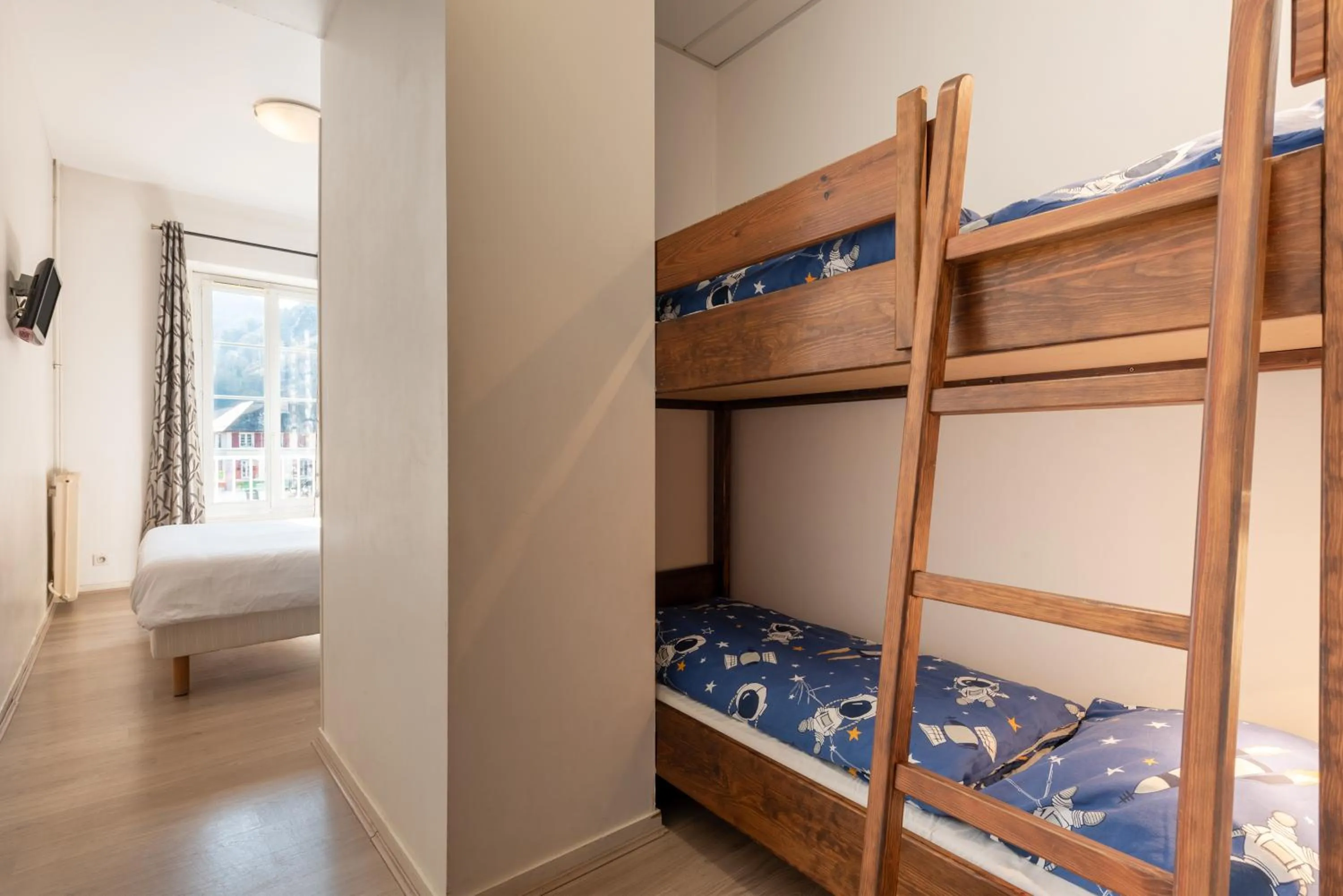 Bed in Hôtel d'Ossau