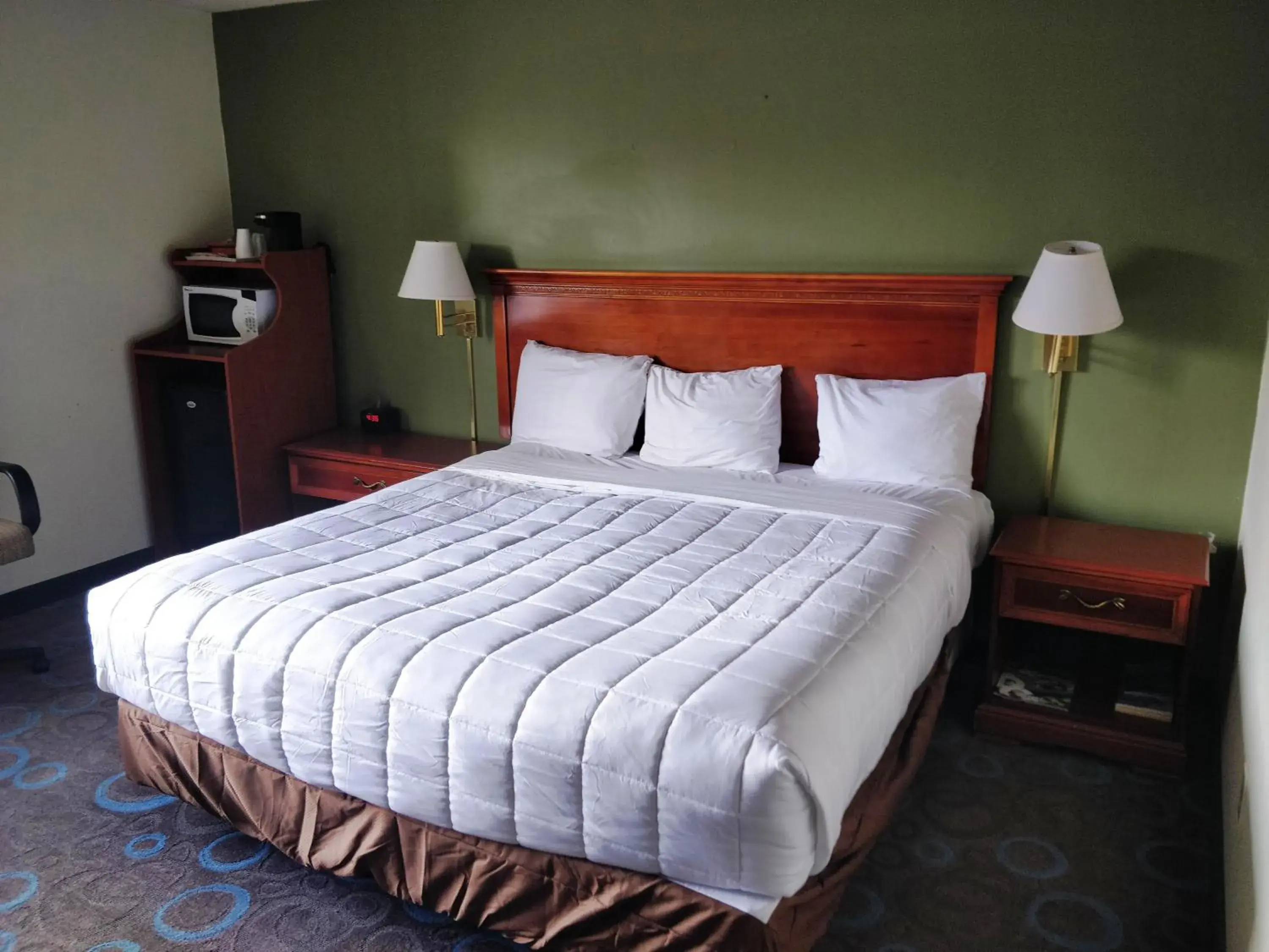 King Room in Ventura Grand Inn King Room in Ventura Grand Inn