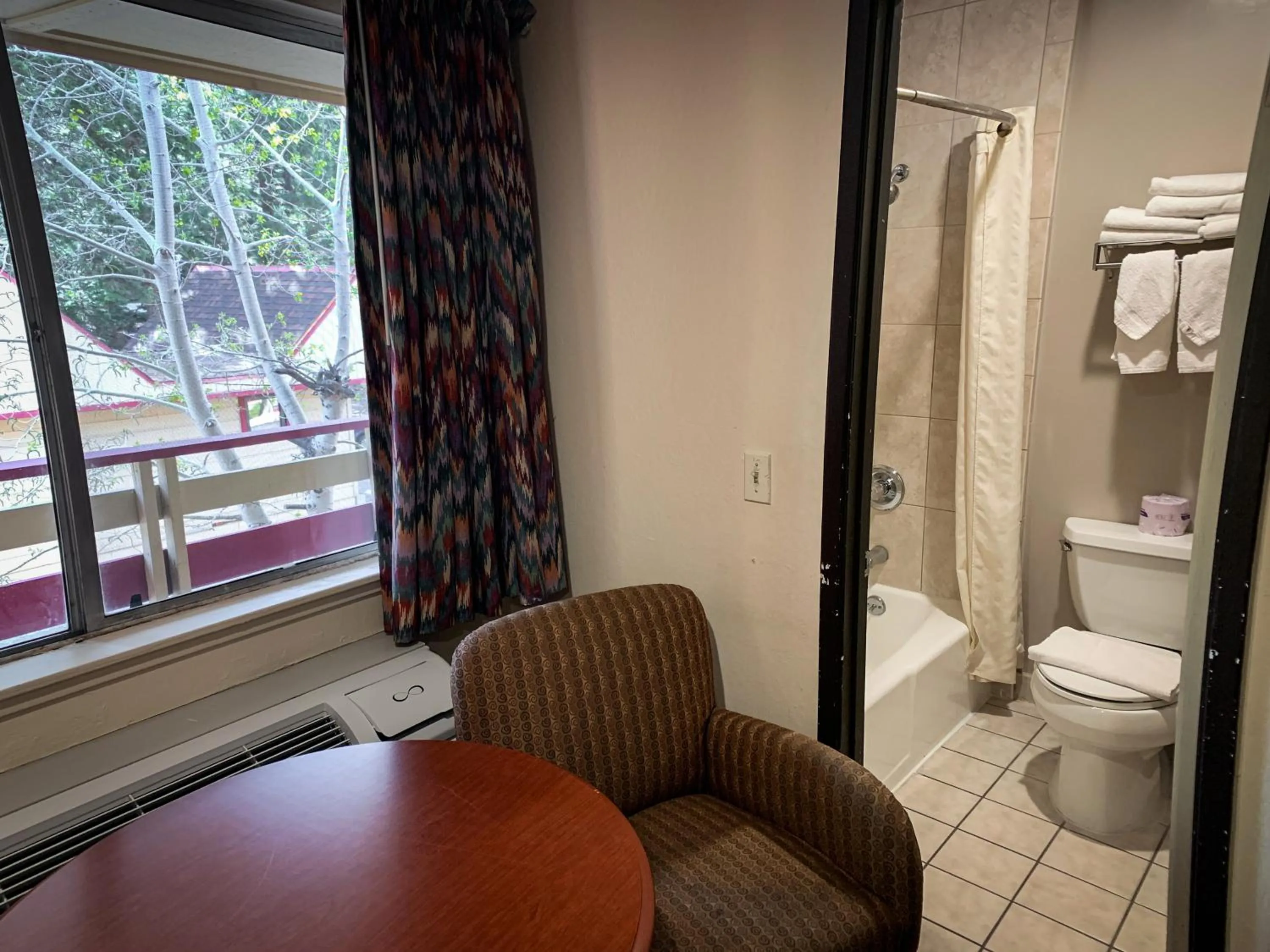 Bathroom in Ventura Grand Inn