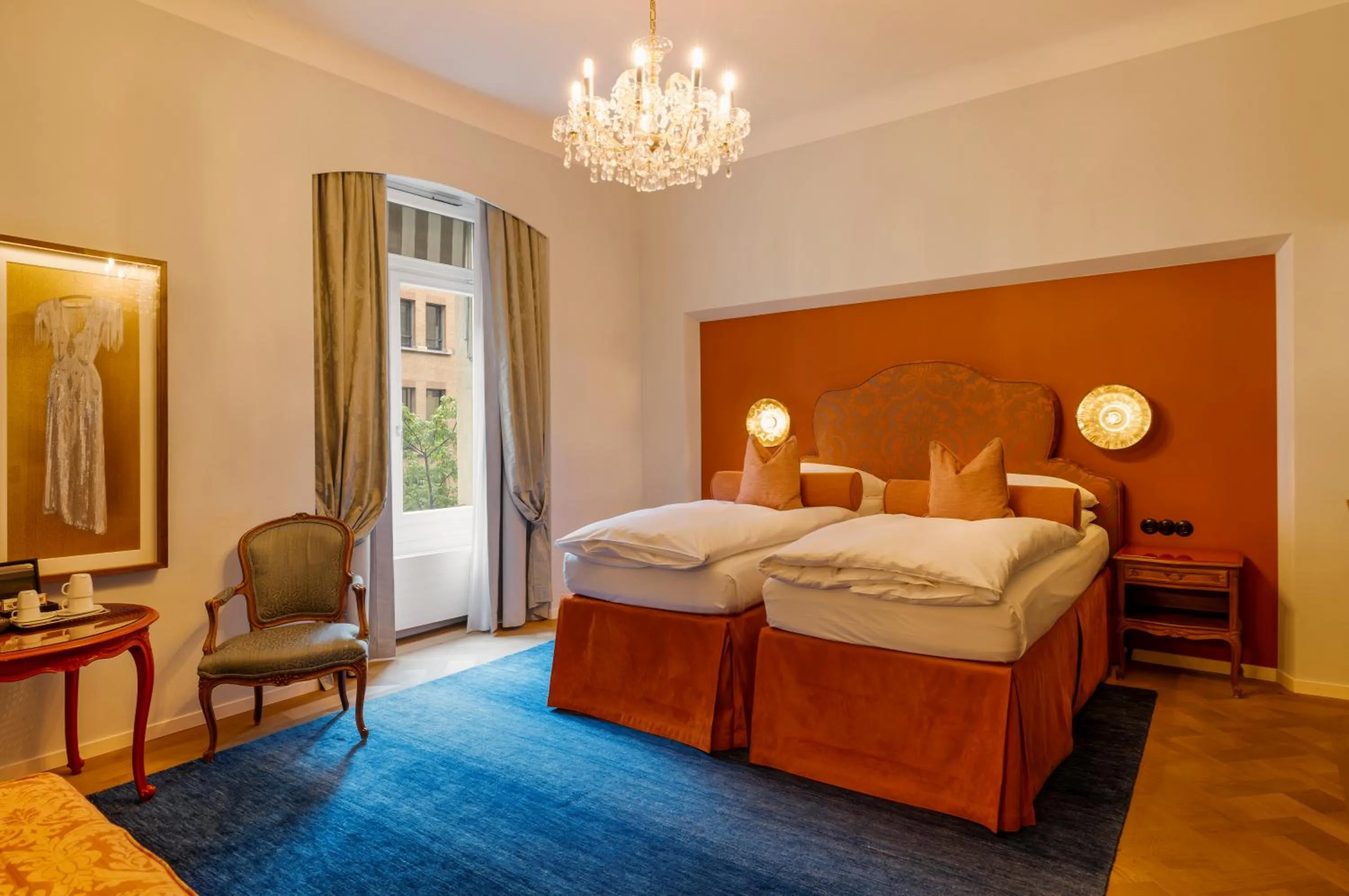 Property building, Bed in Hotel Europe