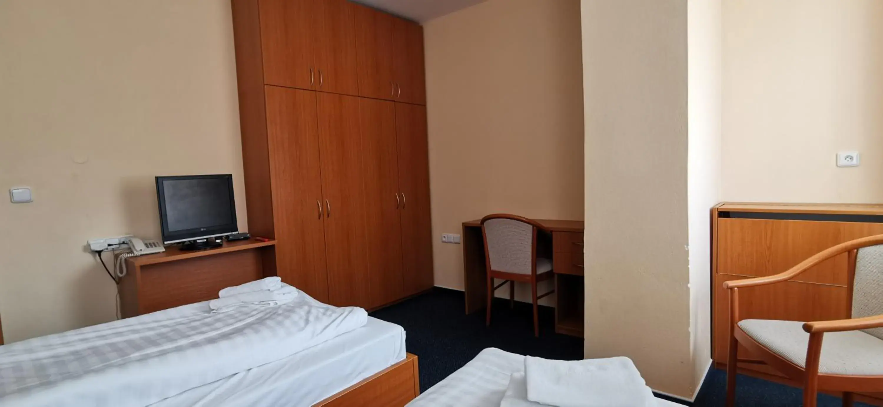 Quadruple Room in HOTEL SVRATKA Quadruple Room in HOTEL SVRATKA