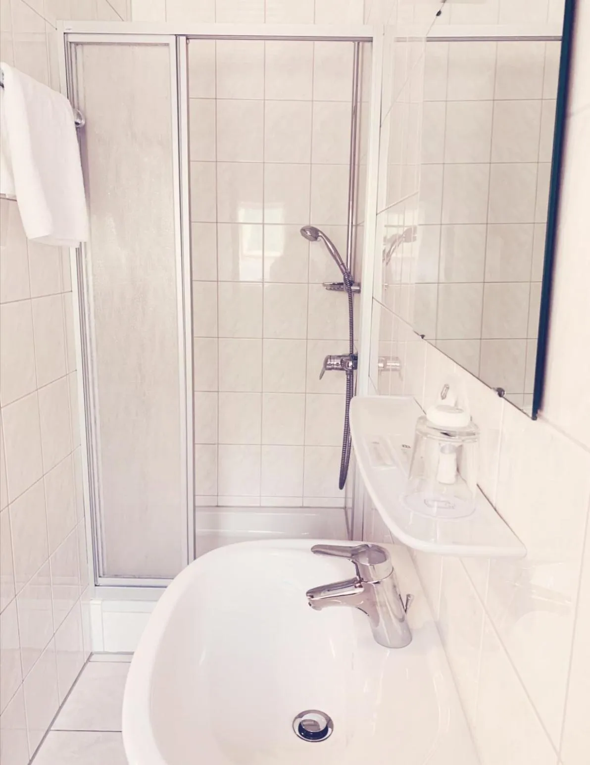 Shower in Gasthof Wilhelm Tell Fremdenzimmer