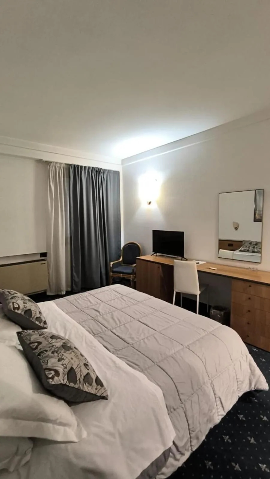 Bed in HOTEL QUADRIFOGLIO