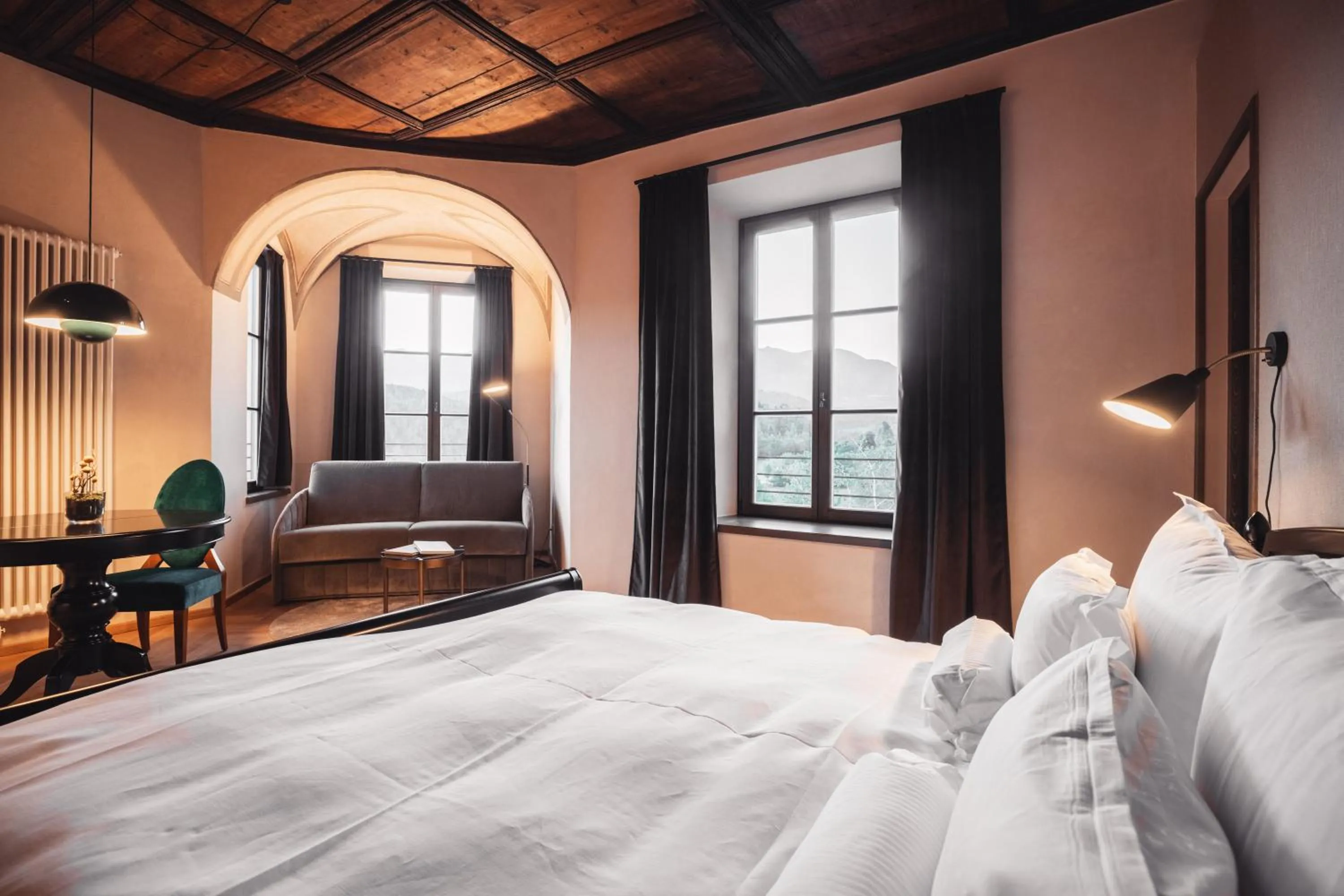 Photo of the whole room, Bed in Castel Maurn Dolomites