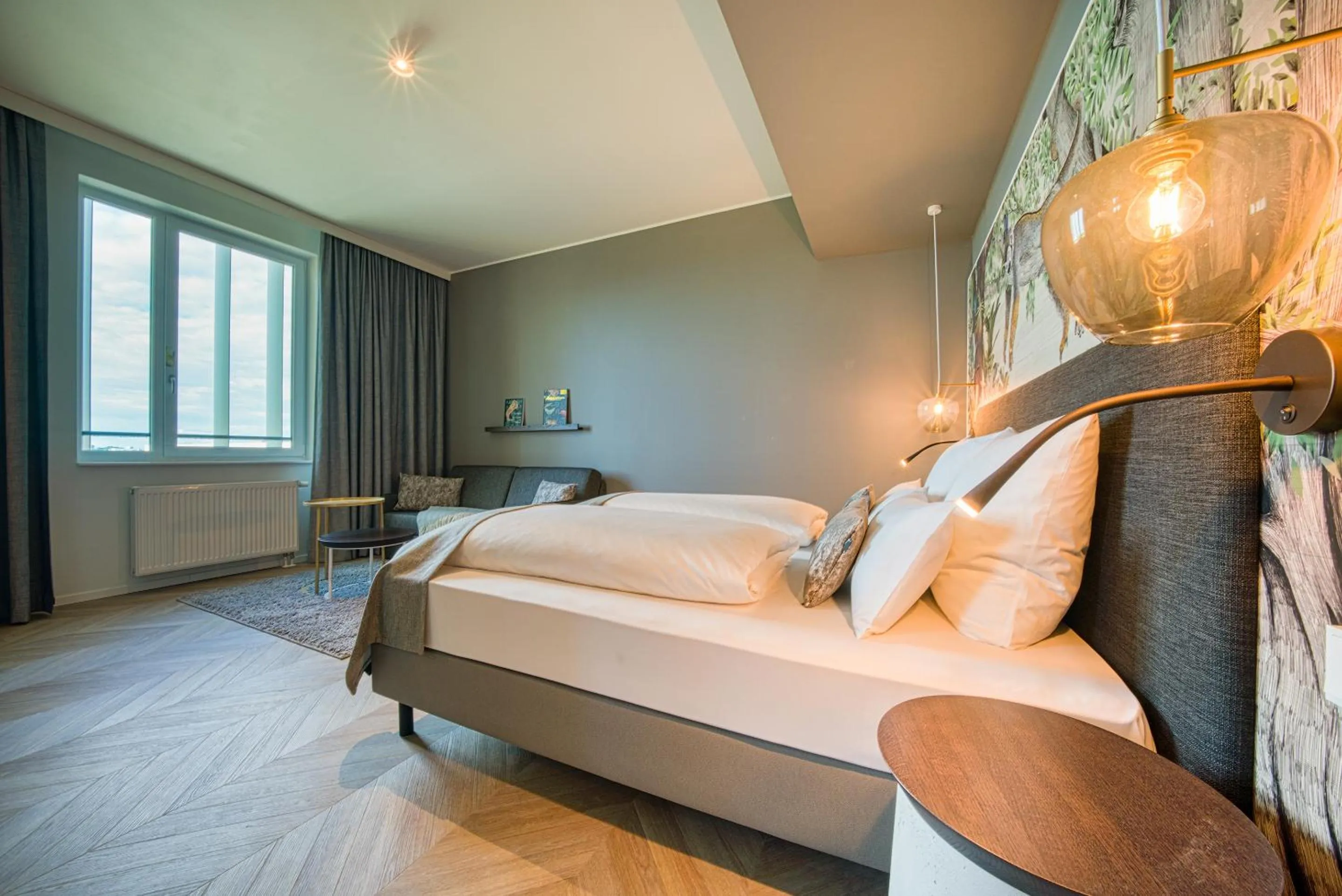 Photo of the whole room, Bed in NinetyNine Augsburg