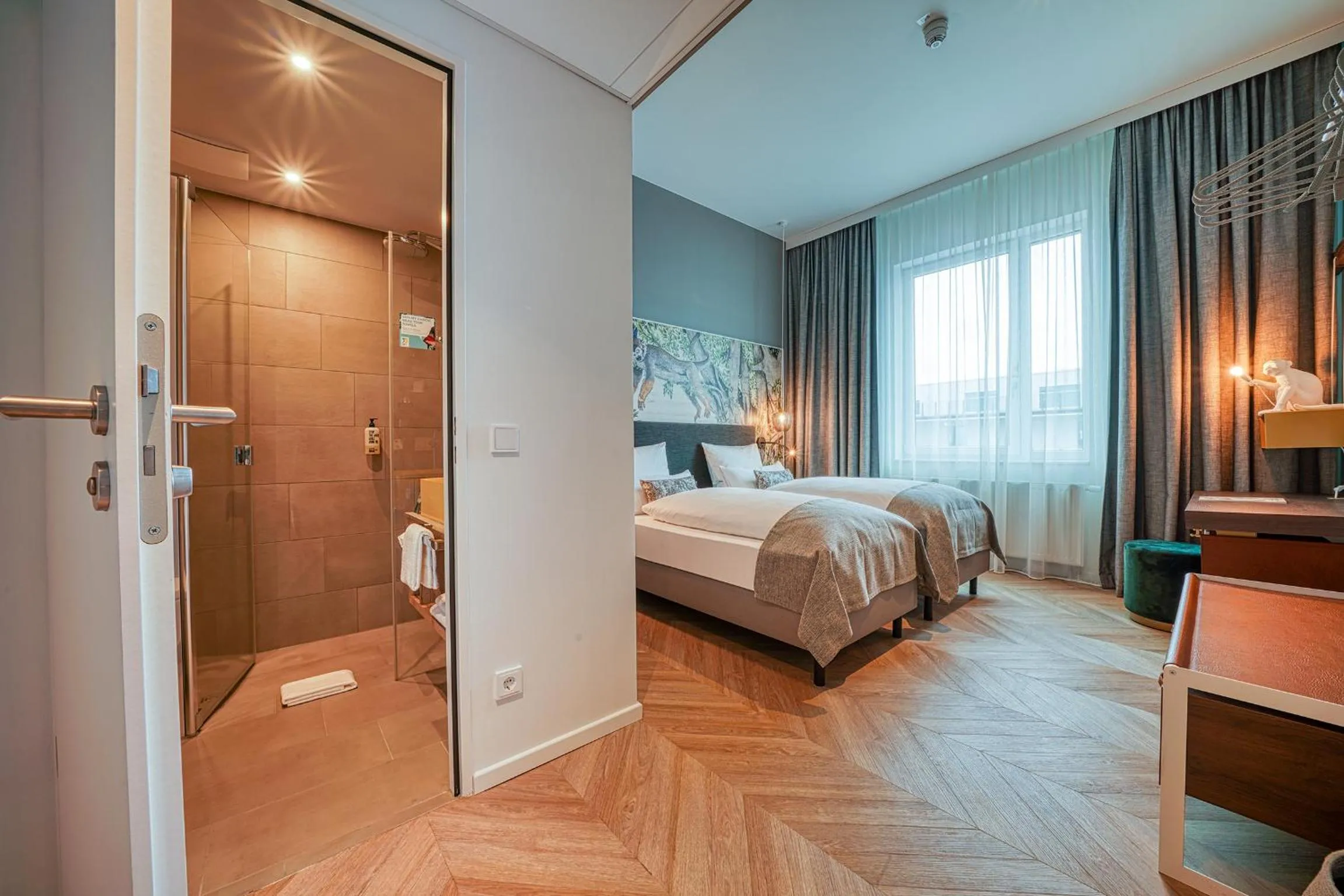 Photo of the whole room, Bed in NinetyNine Augsburg