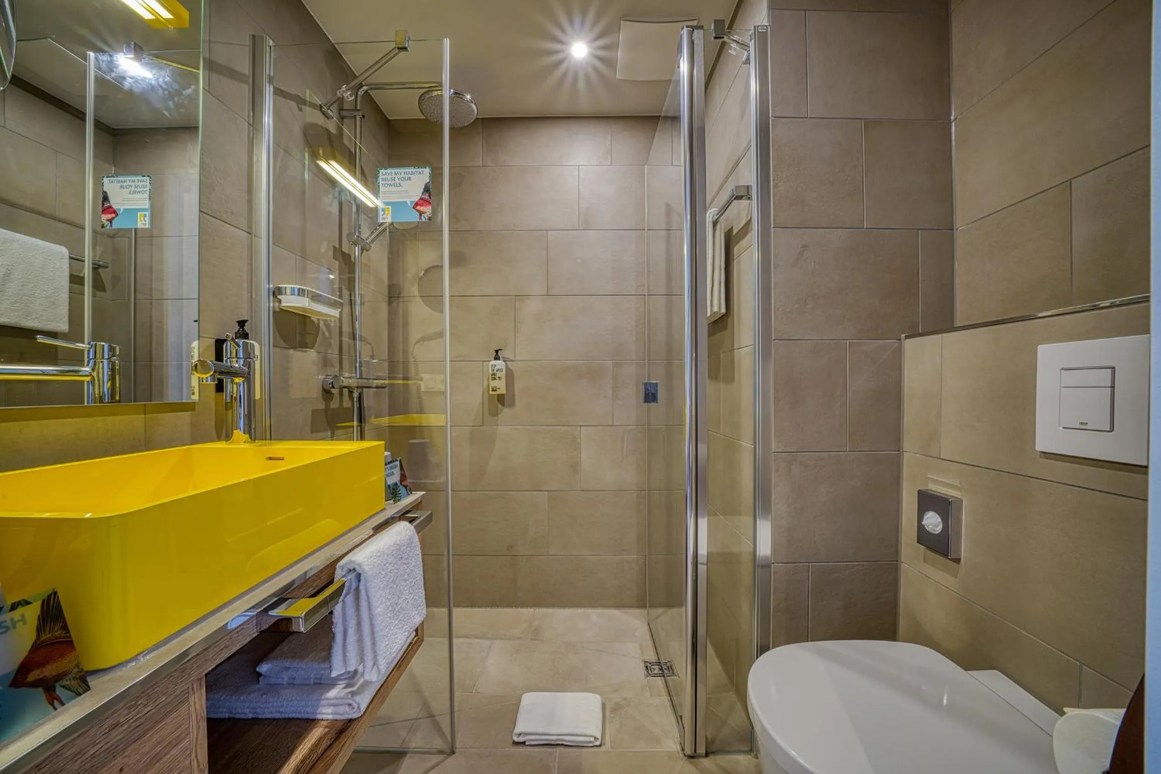 Bathroom in NinetyNine Augsburg