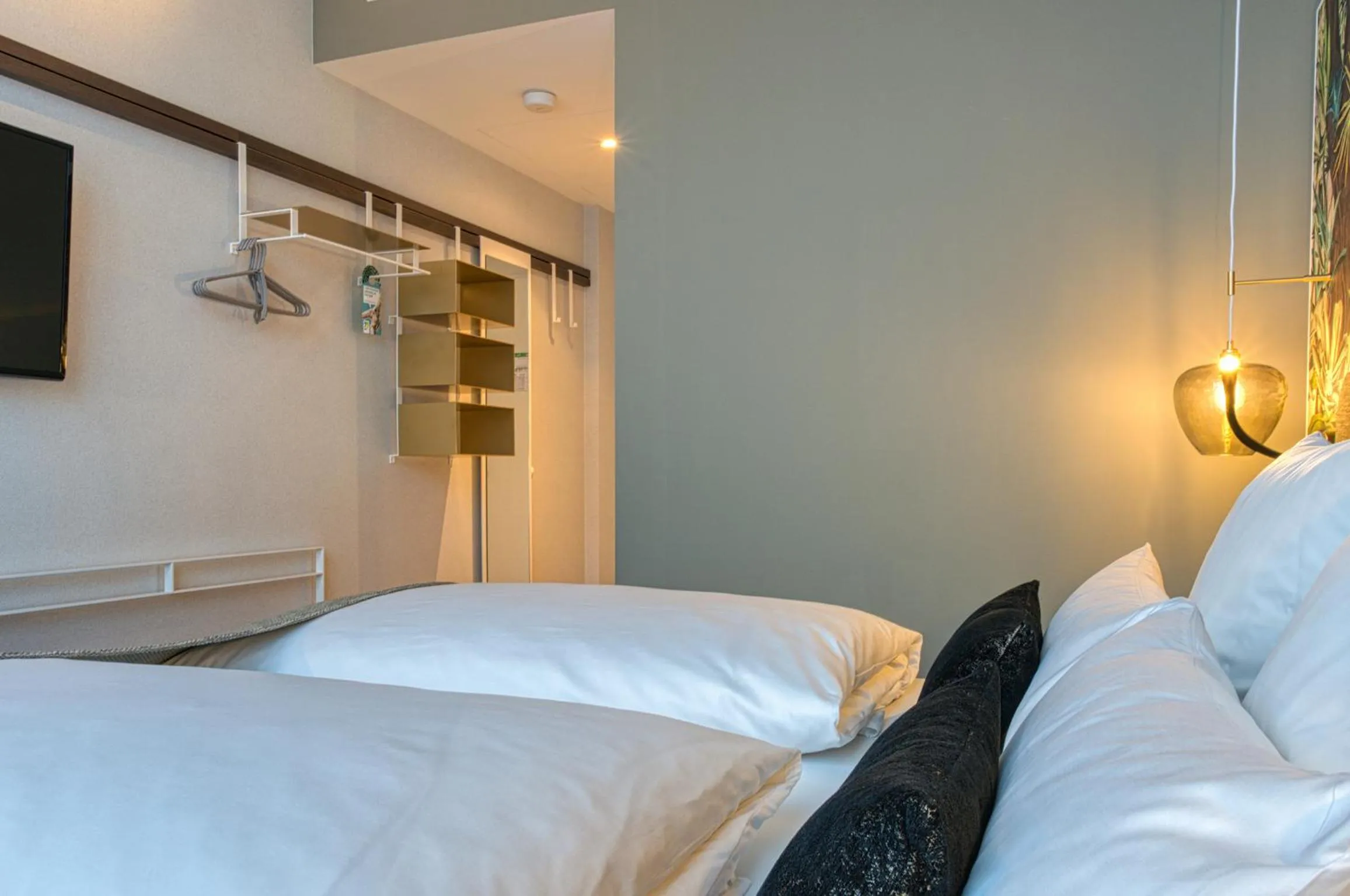 Photo of the whole room, Bed in NinetyNine Augsburg