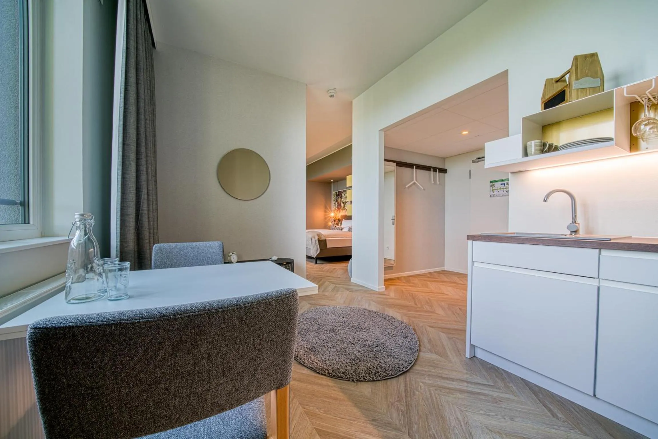 Kitchen or kitchenette in NinetyNine Augsburg