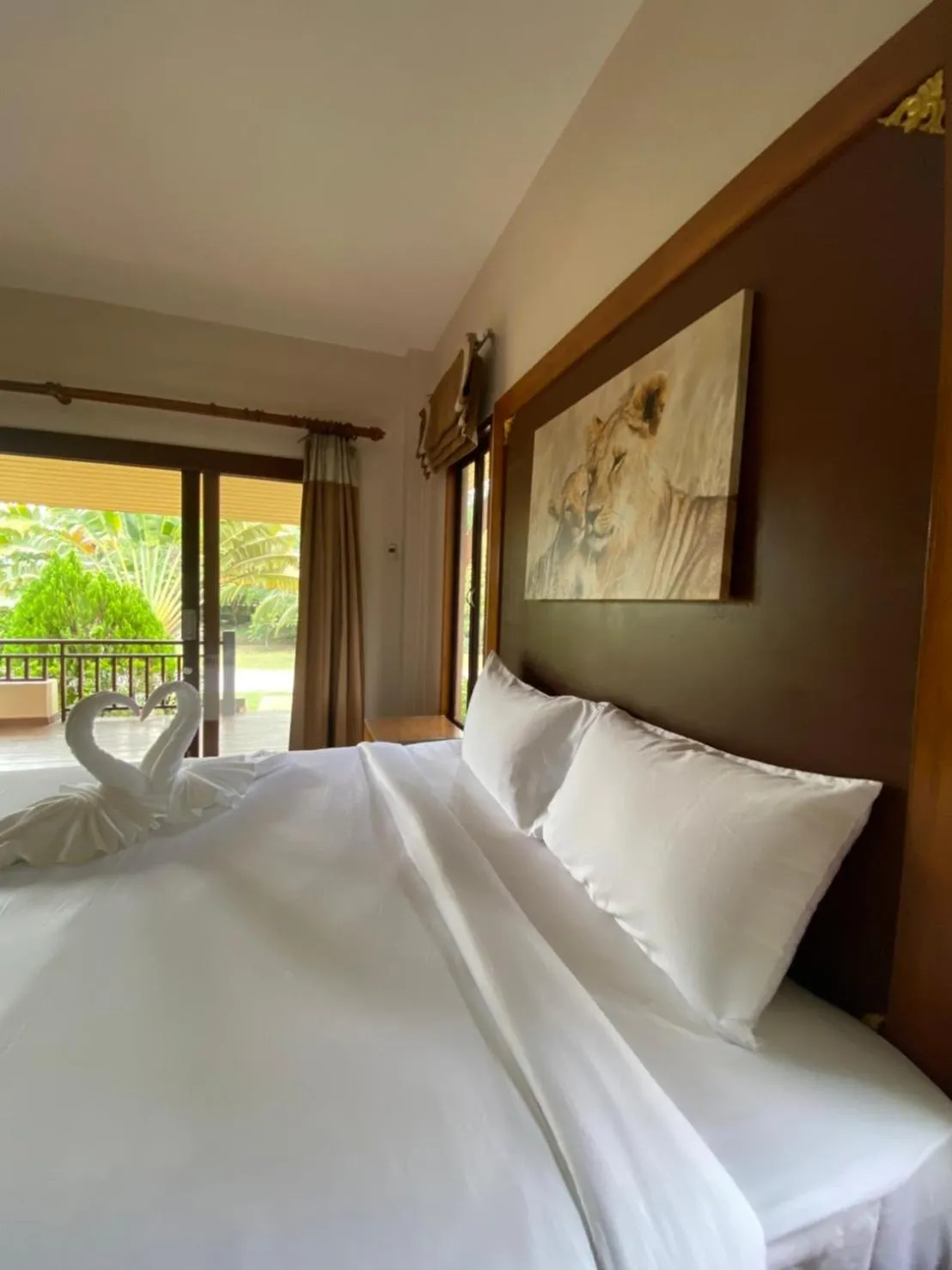 Bed in Chaithalay Khanom Resort