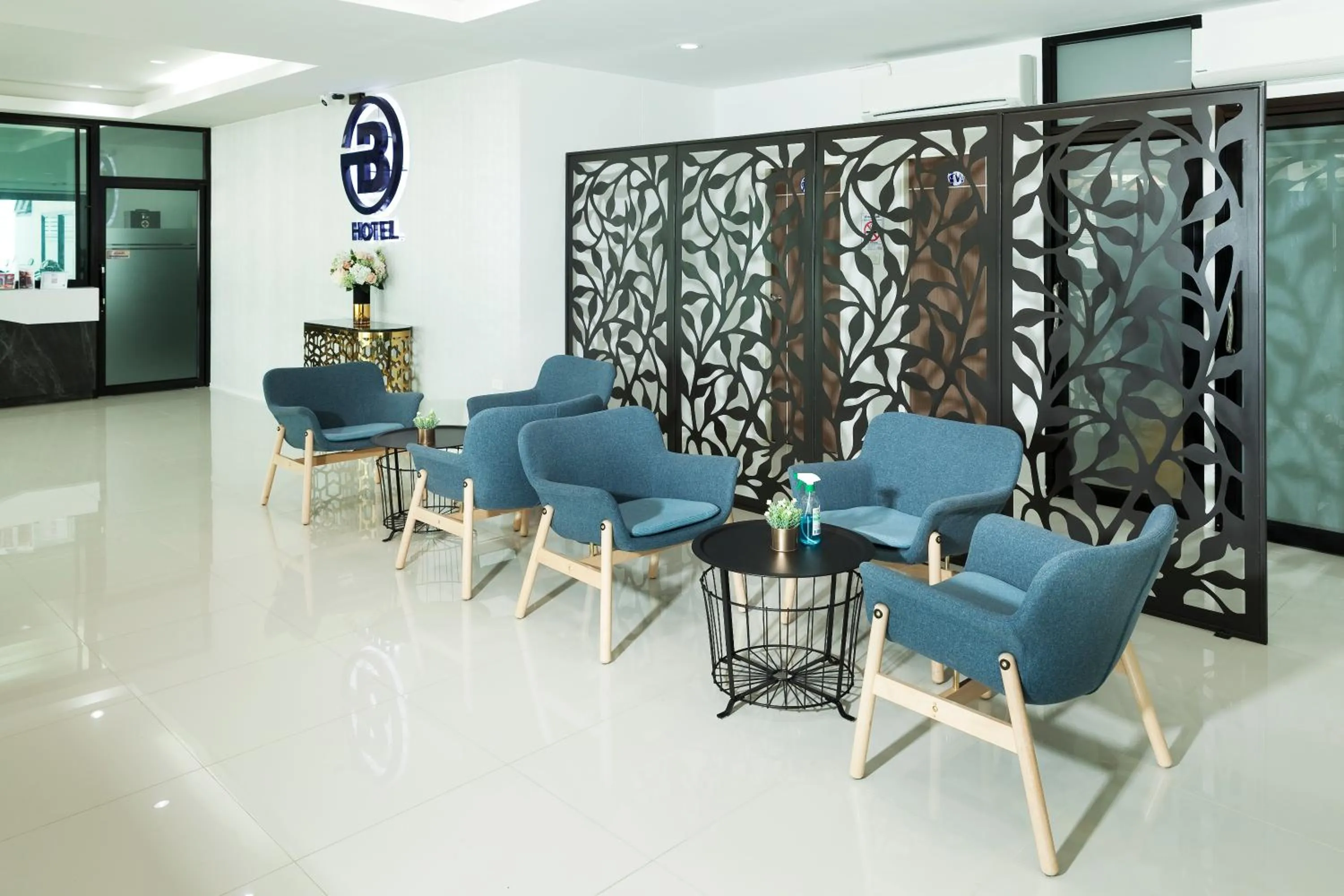 Lobby or reception in B Hotel