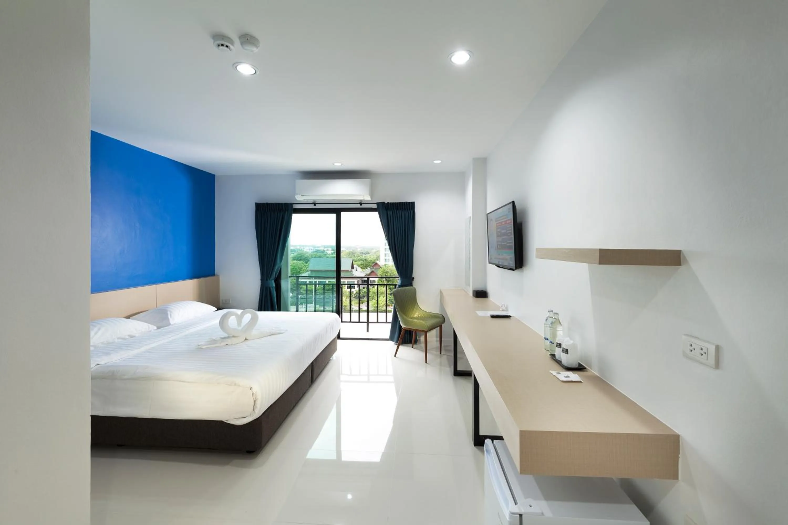 Photo of the whole room, Bed in B Hotel