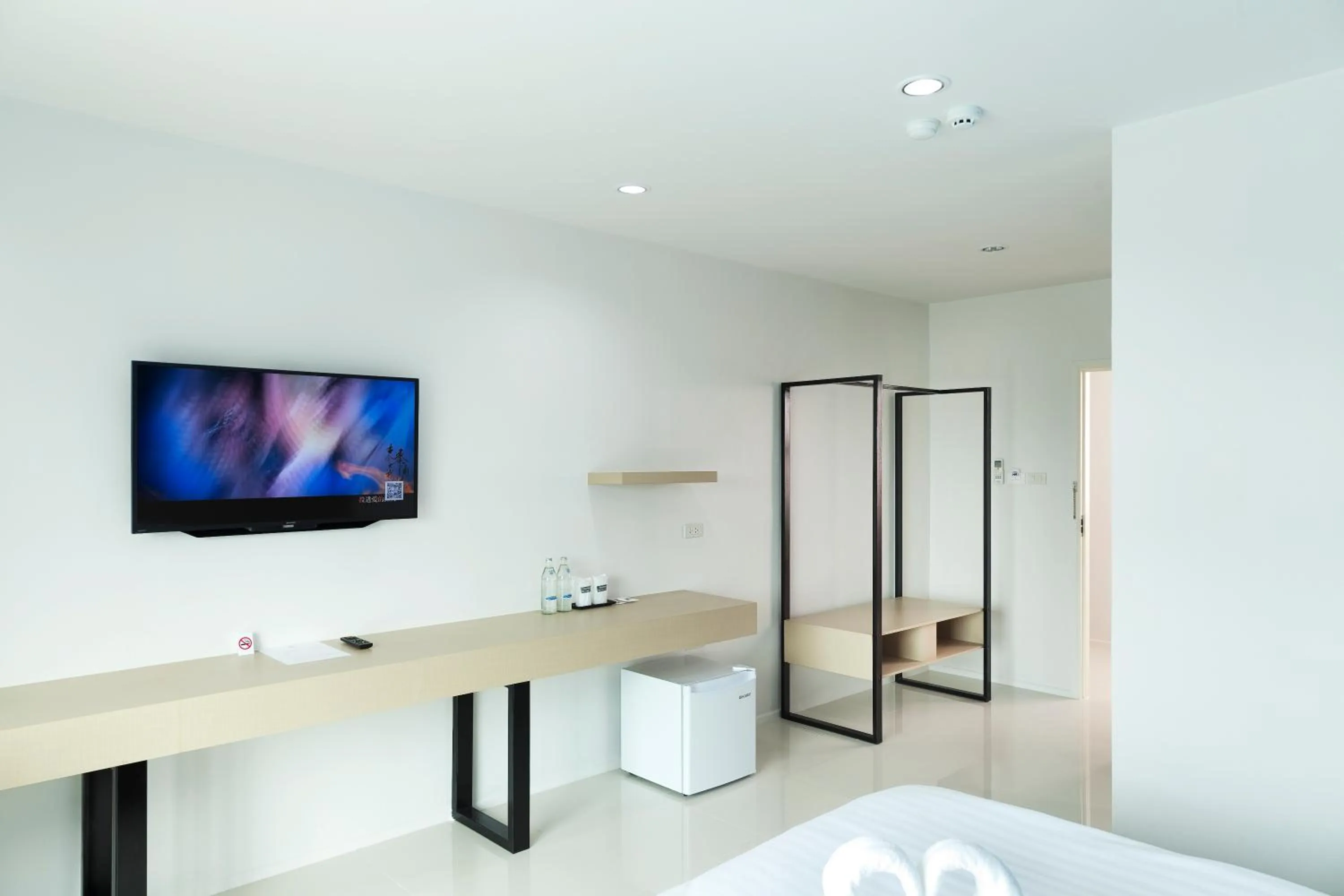 TV and multimedia, Bed in B Hotel