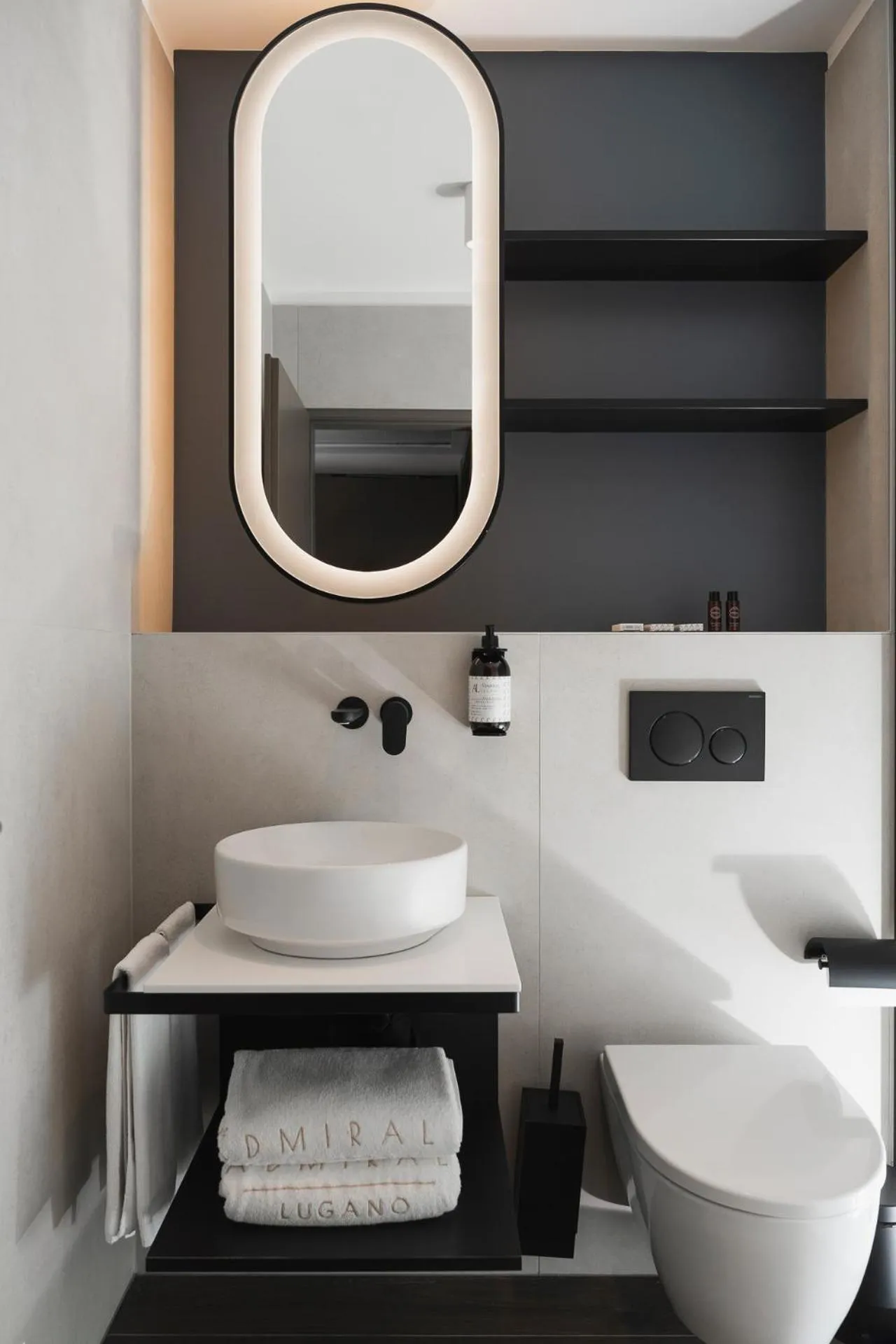 Toilet in Hotel Admiral Lugano