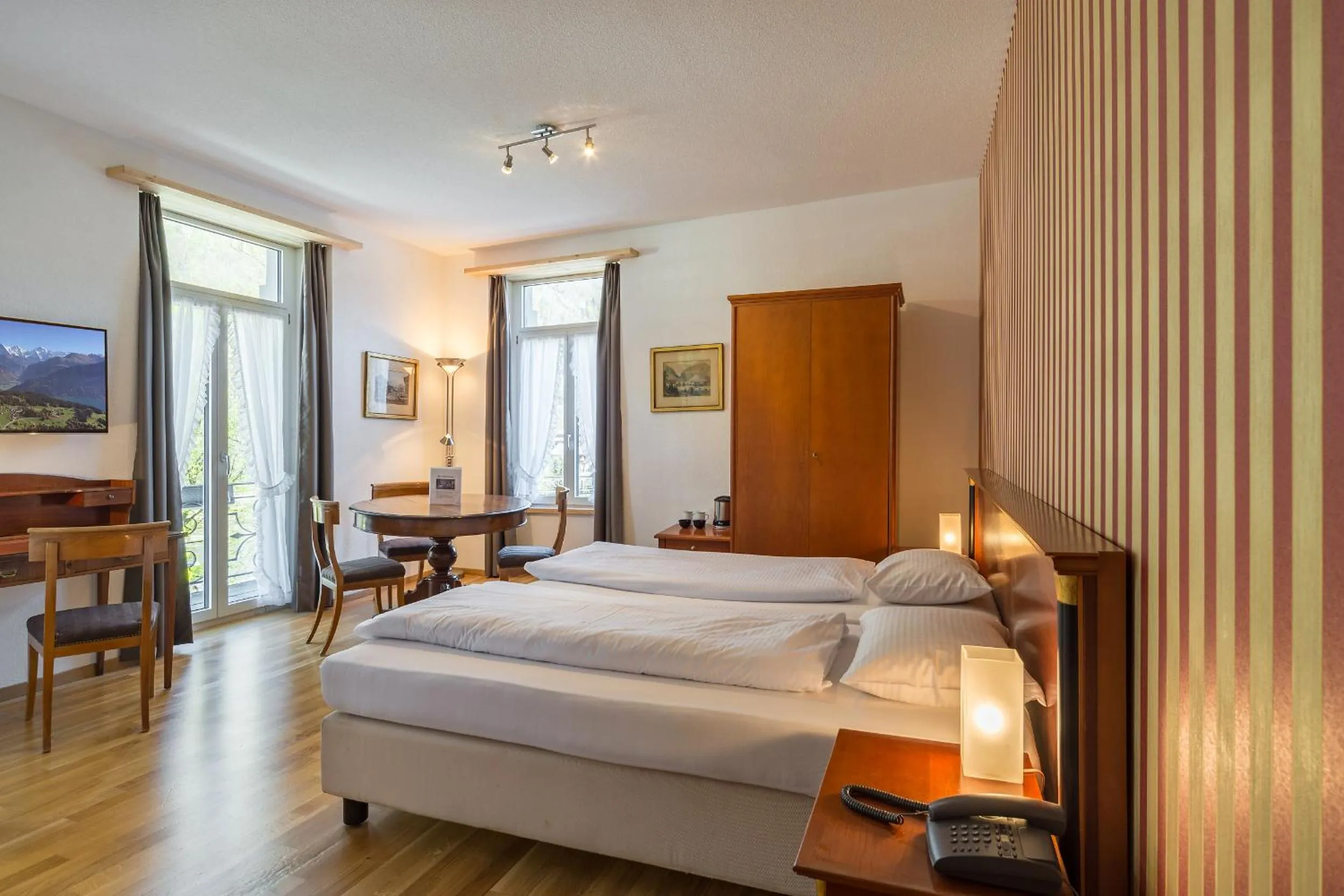 Bed in Carlton-Europe Vintage Adults Hotel