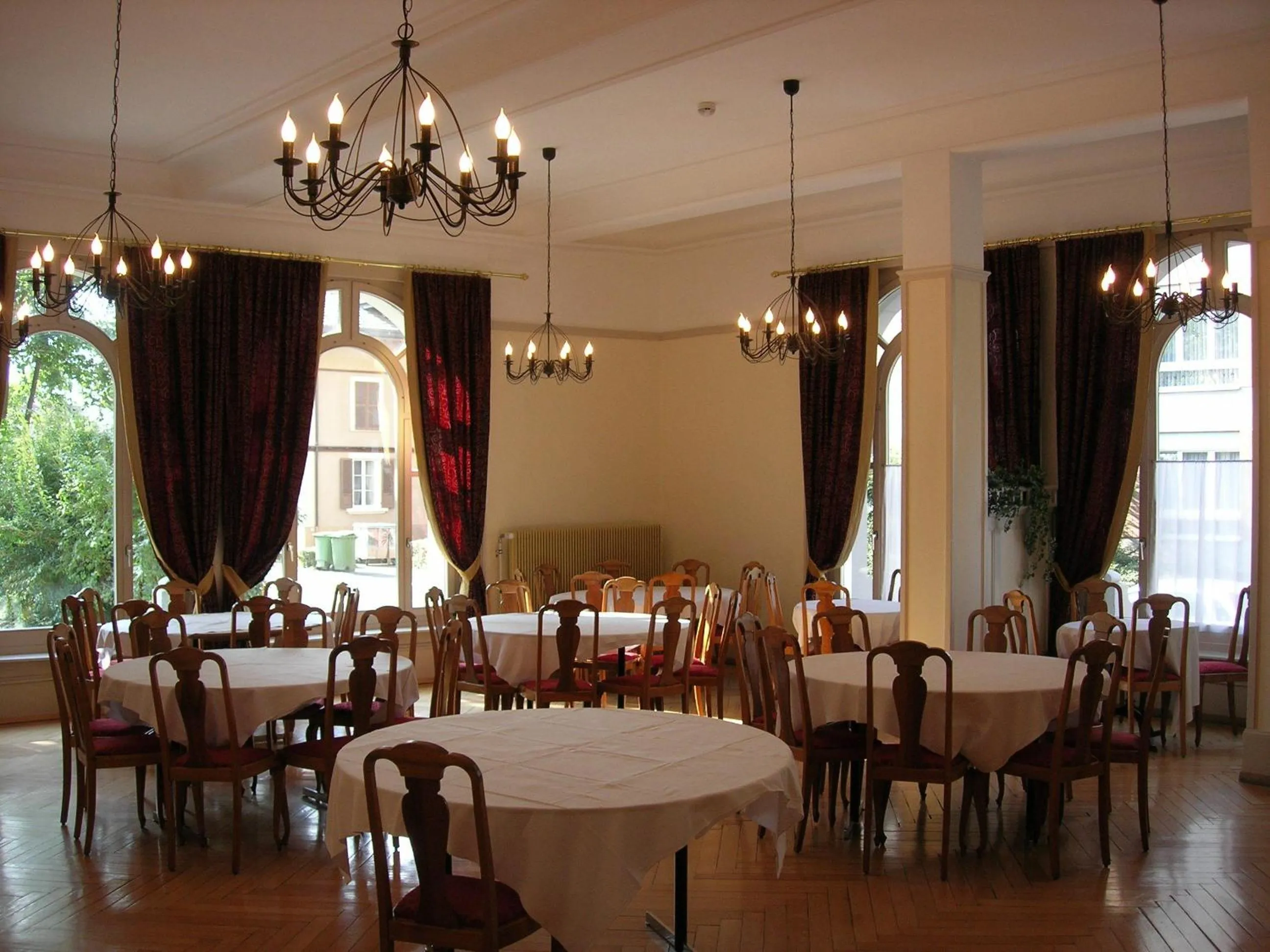 Banquet/Function facilities in Carlton-Europe Vintage Adults Hotel