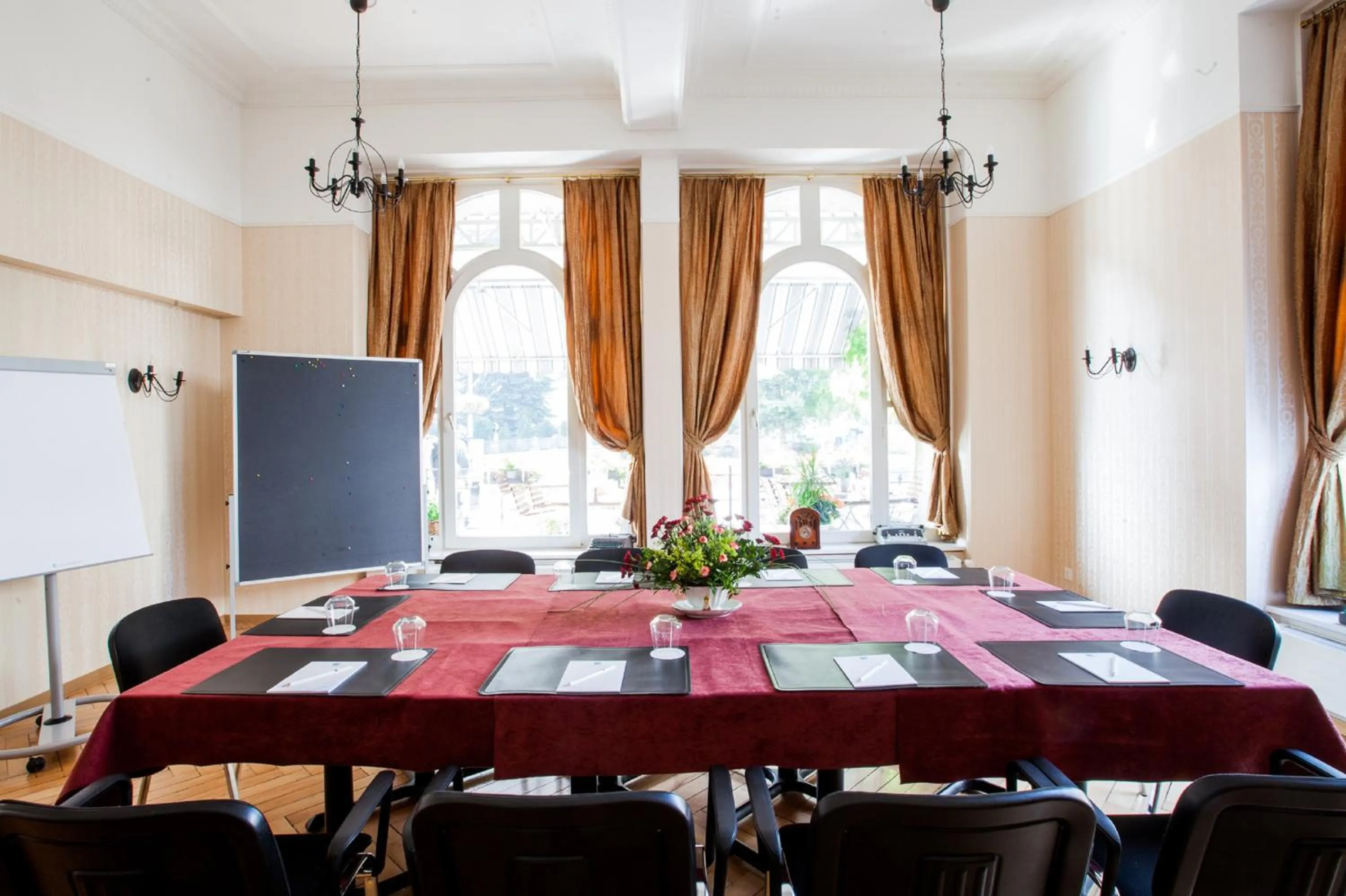 Banquet/Function facilities in Carlton-Europe Vintage Adults Hotel