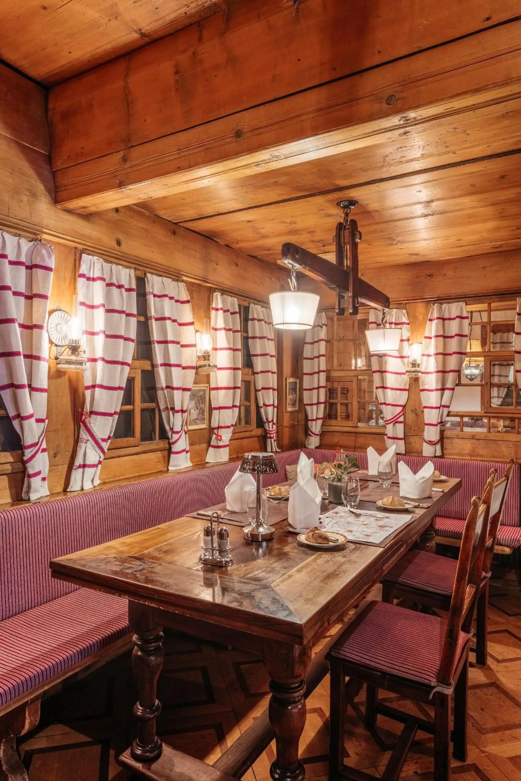 Restaurant/places to eat in Hotel Kreuz & Post Grindelwald