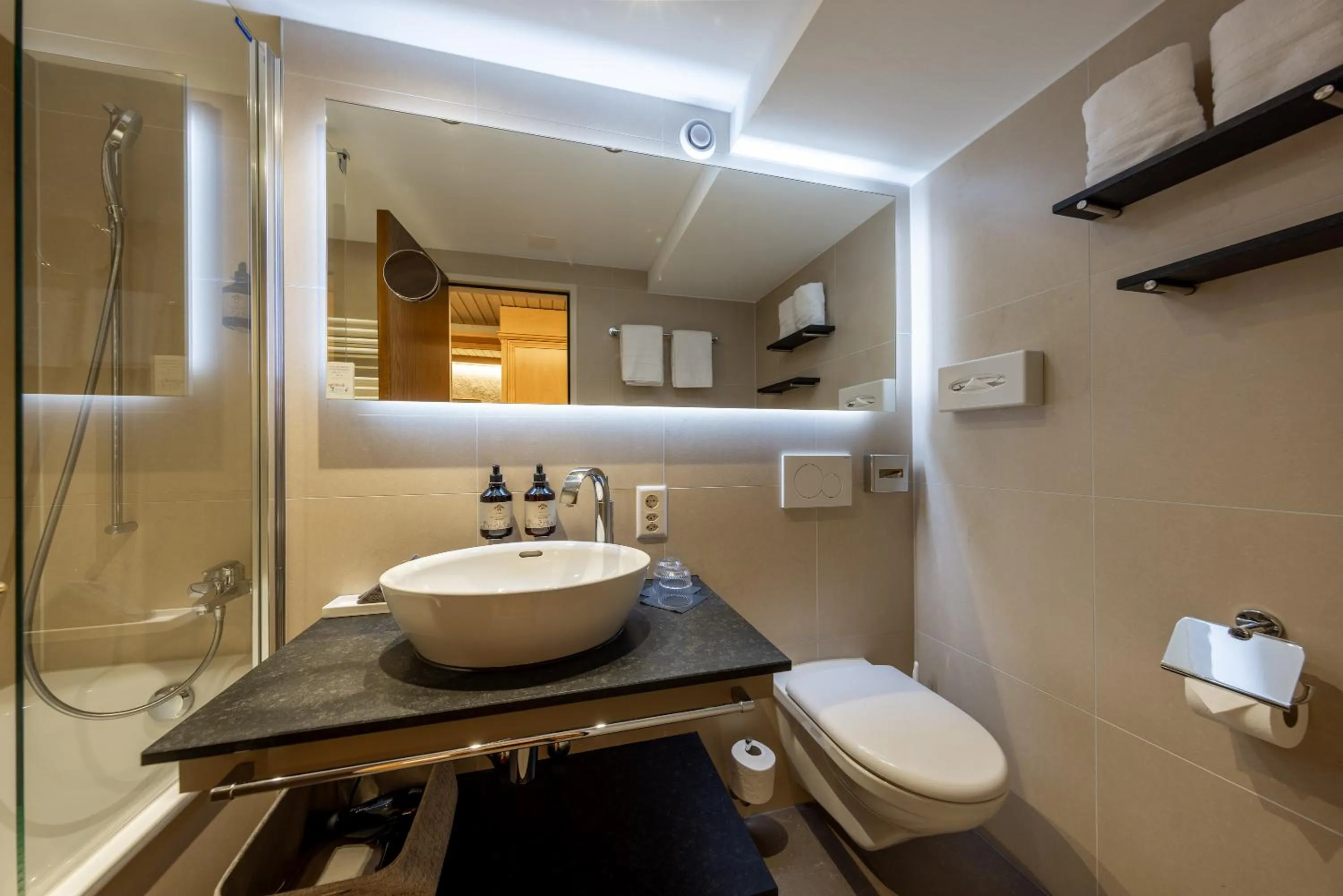 Bathroom in Hotel Kreuz & Post Grindelwald