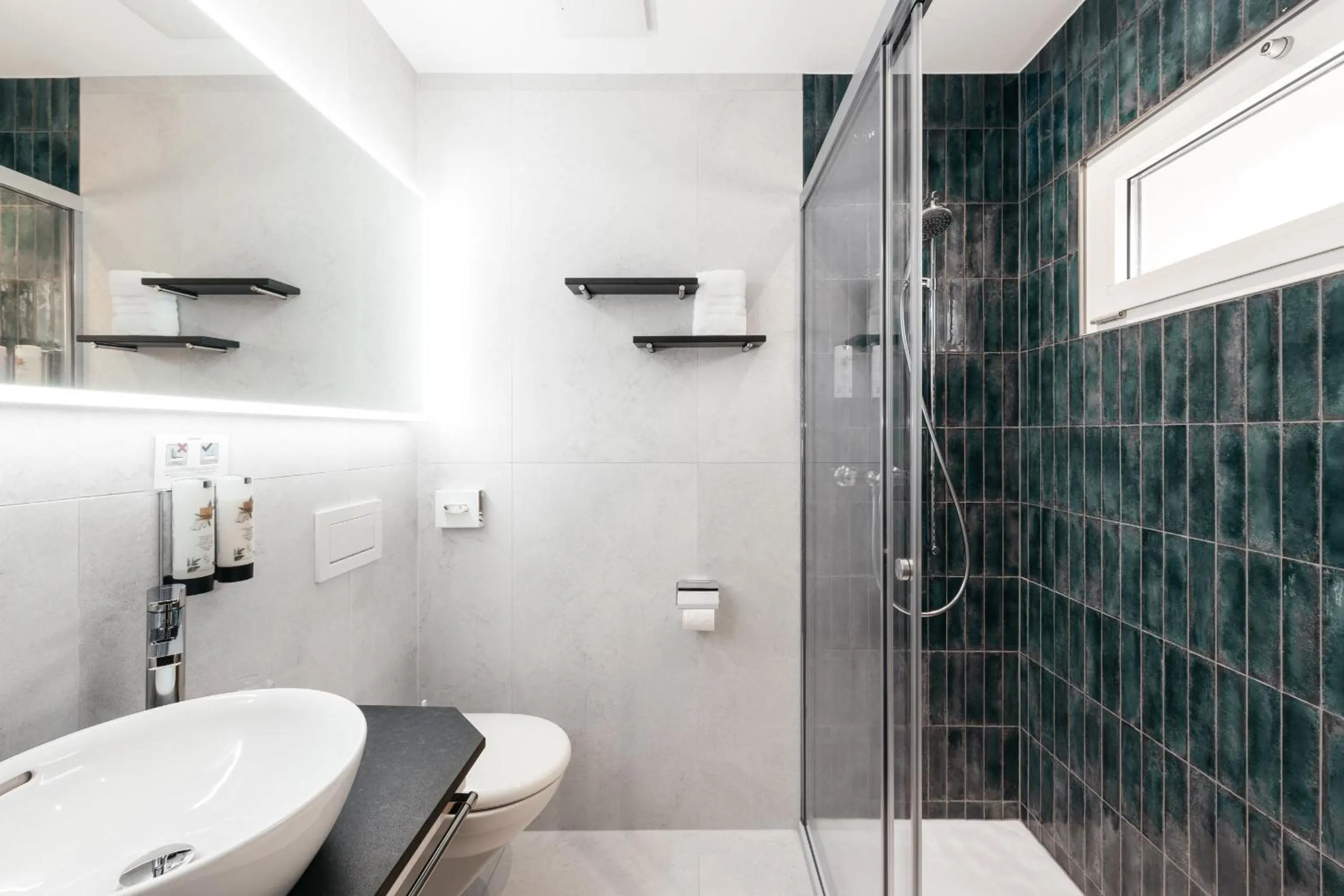 Shower in Hotel Kreuz & Post Grindelwald