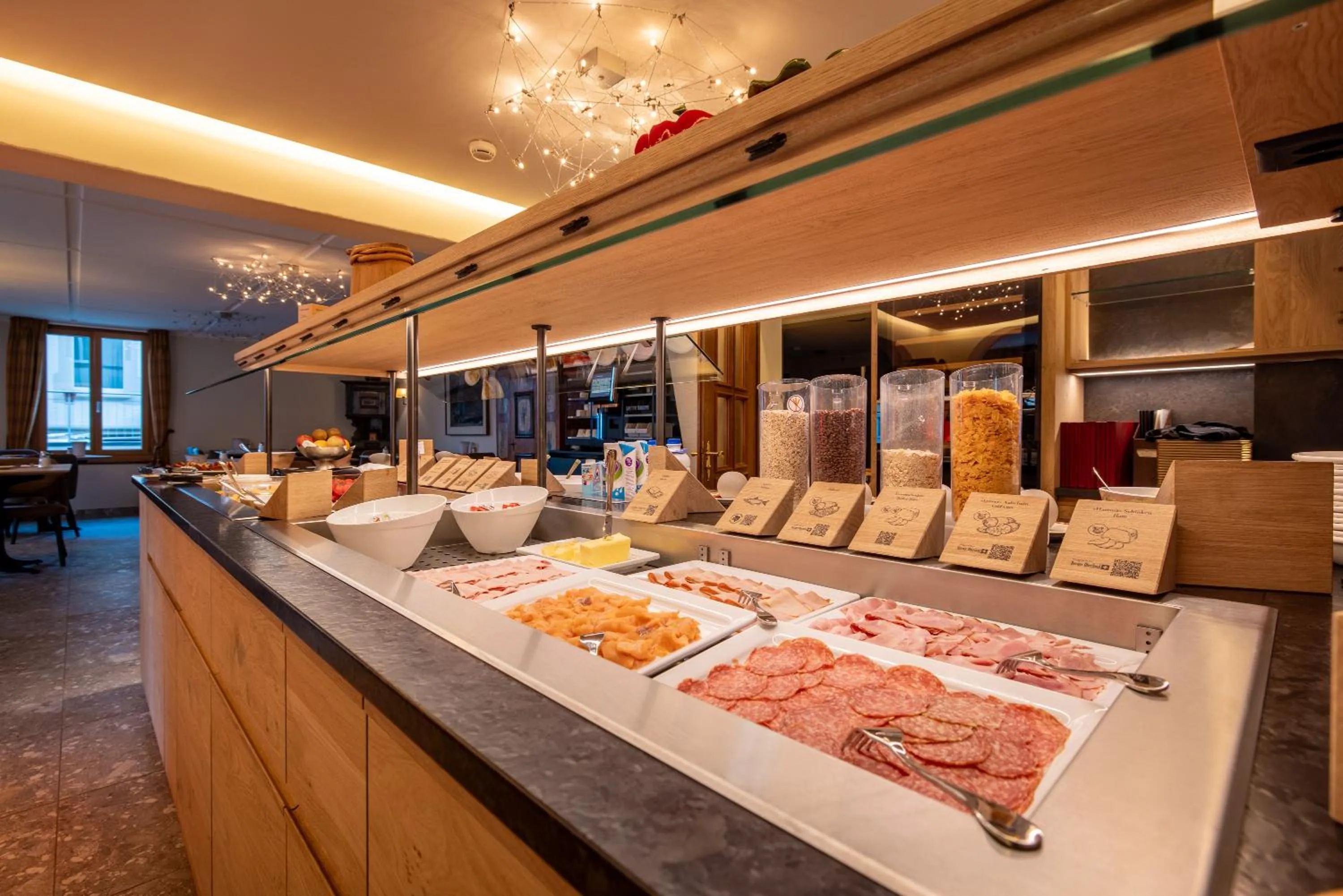 Buffet breakfast in Hotel Kreuz & Post Grindelwald