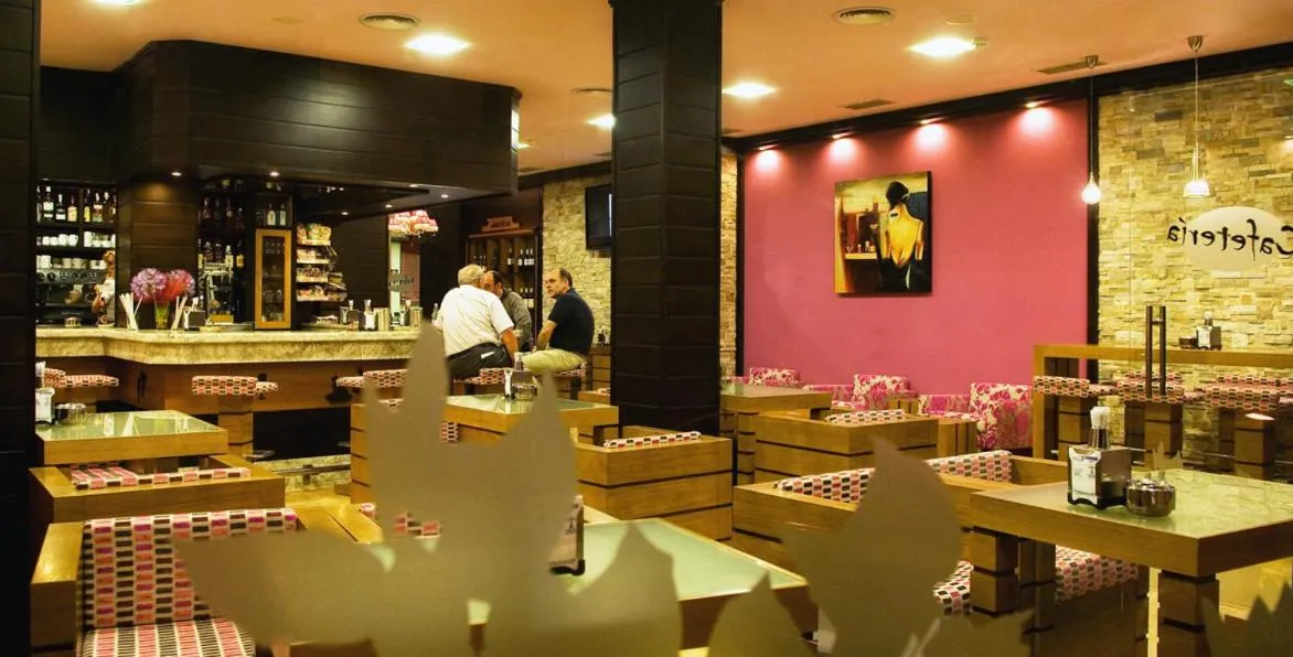 Lounge or bar in Hotel · Restaurante Asador Tio Manolo