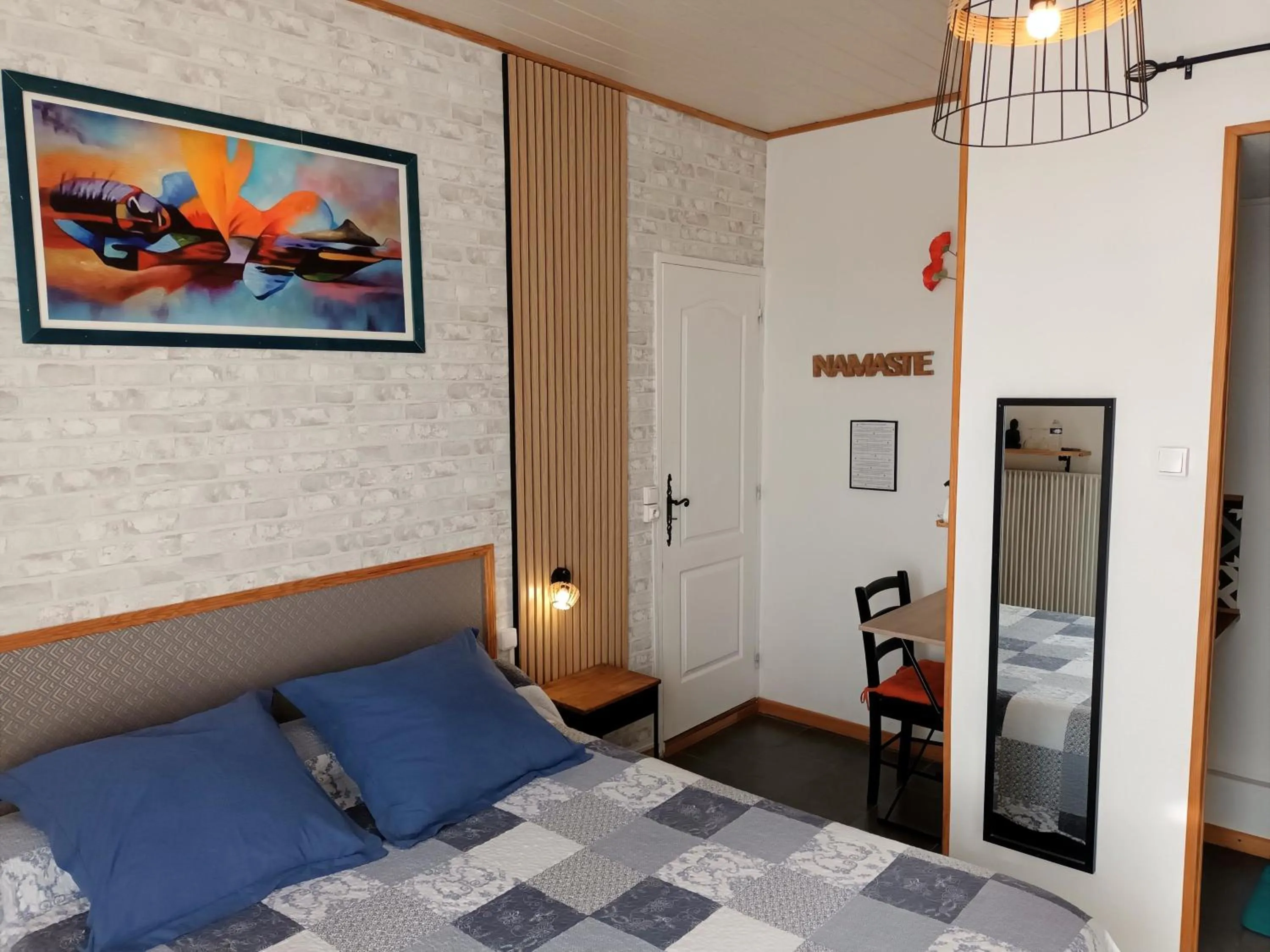 Bed in Le Clos des Passiflores - Chambres et Table d'Hôtes