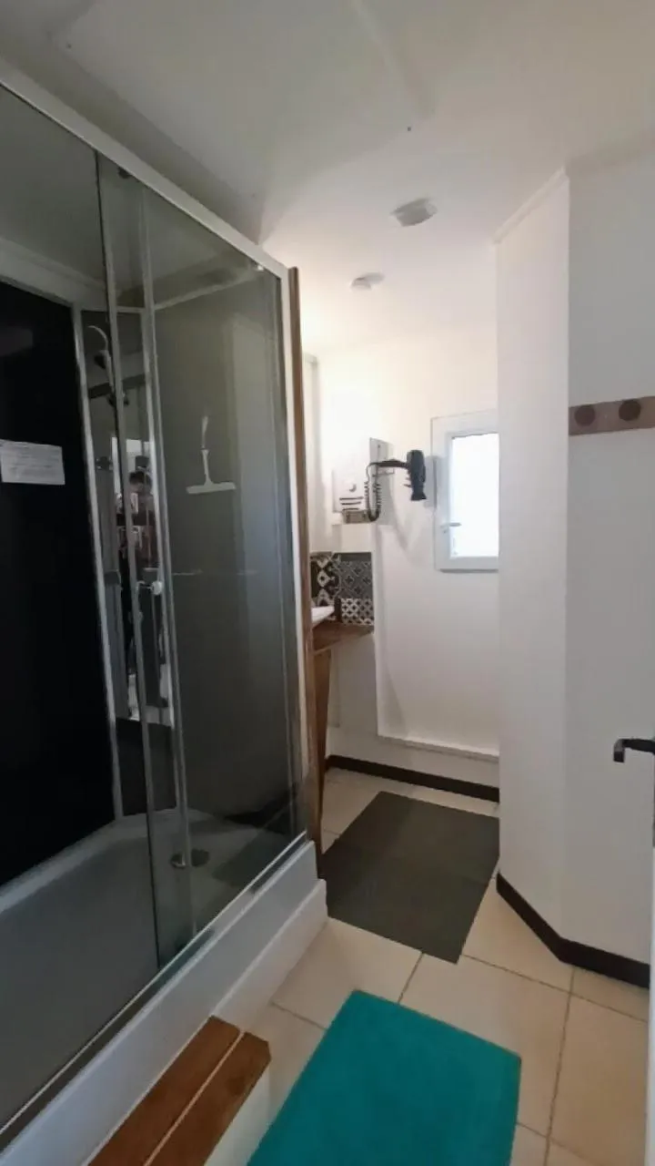 Bathroom in Le Clos des Passiflores - Chambres et Table d'Hôtes