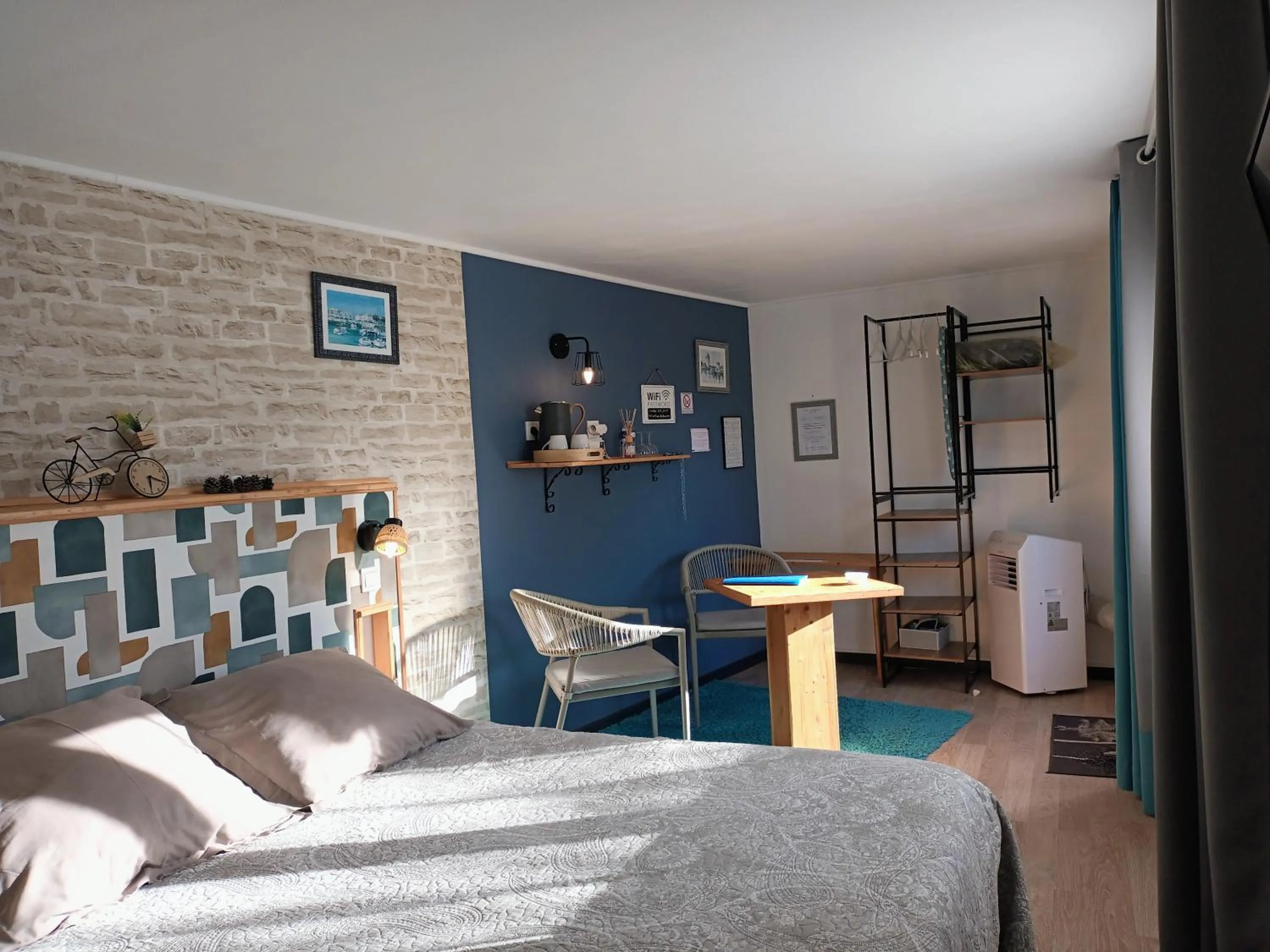 Bed in Le Clos des Passiflores - Chambres et Table d'Hôtes