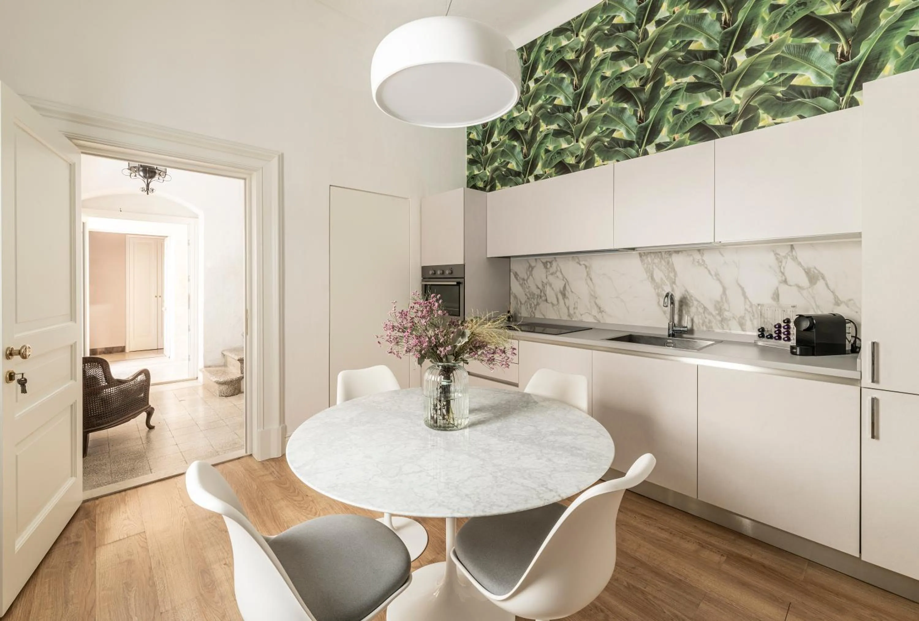 Kitchen or kitchenette in La Dépendance Hotel