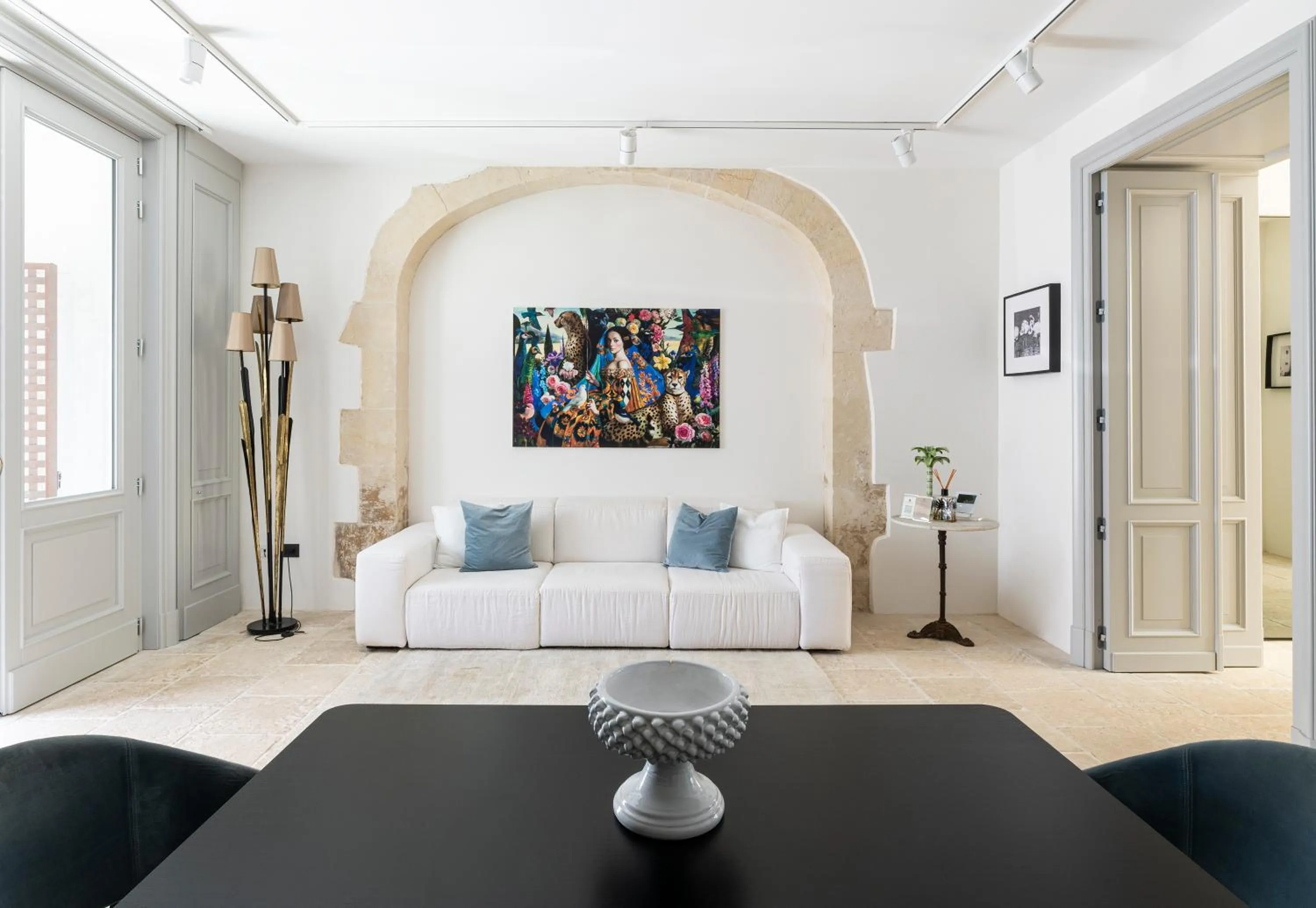 Living room, Bed in La Dépendance Hotel