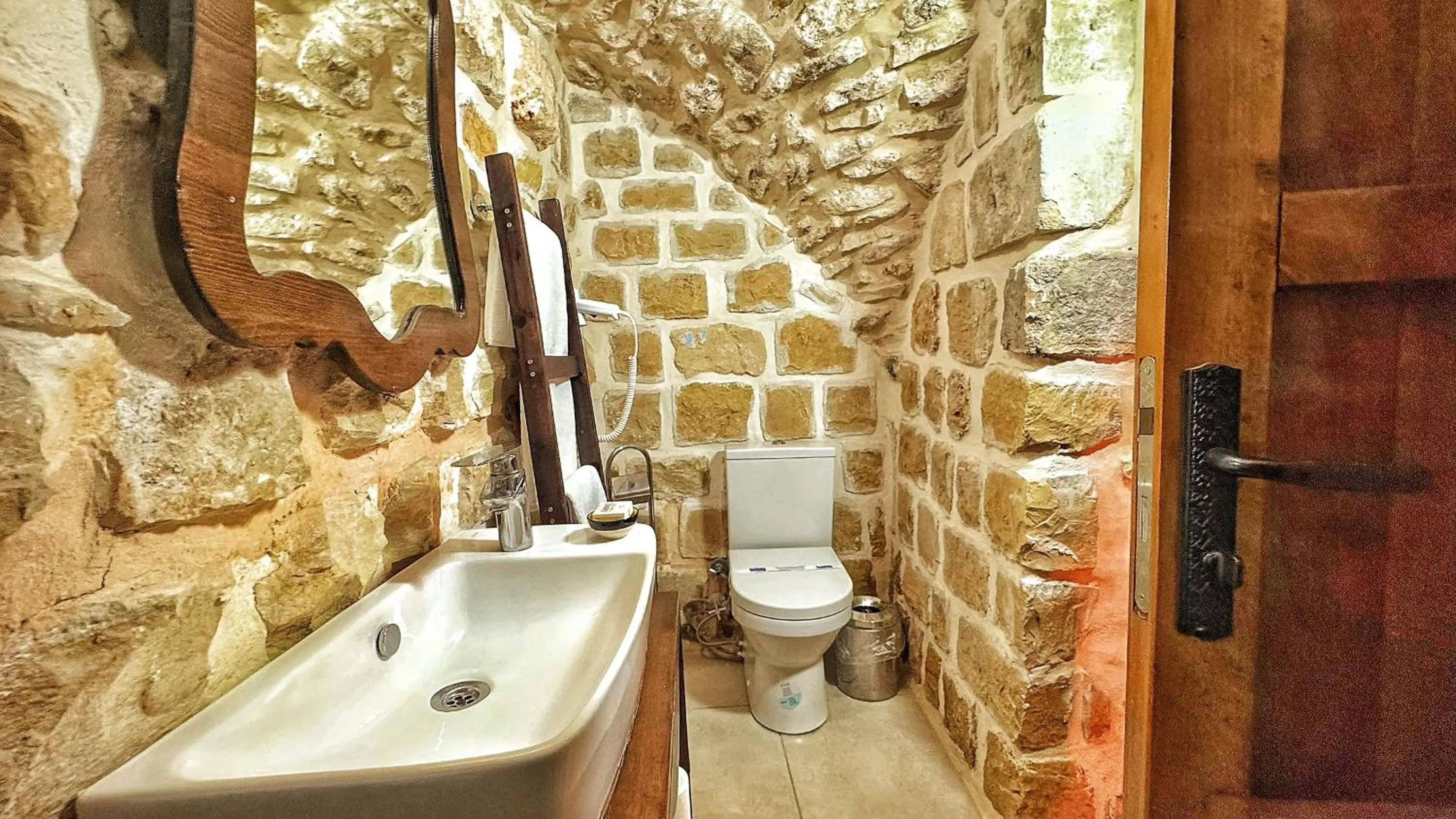 Bathroom in Fairouz Konak Otel