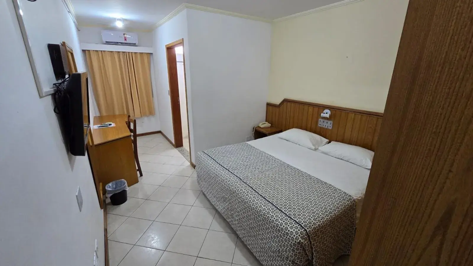 Double Room - single occupancy - Disability Access in Hotel Tenda Double Room - single occupancy - Disability Access in Hotel Tenda