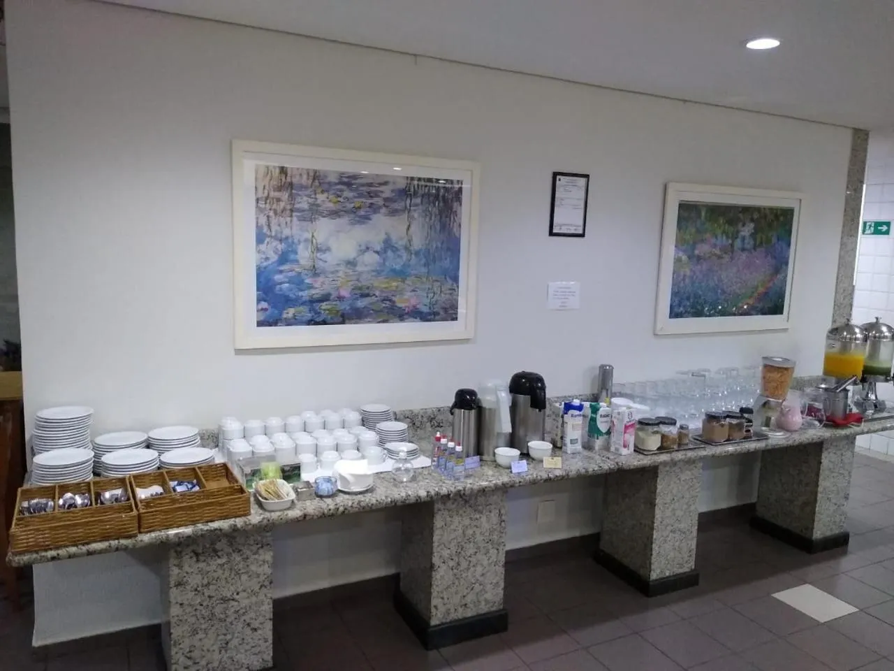 Food and drinks in Hotel Tenda