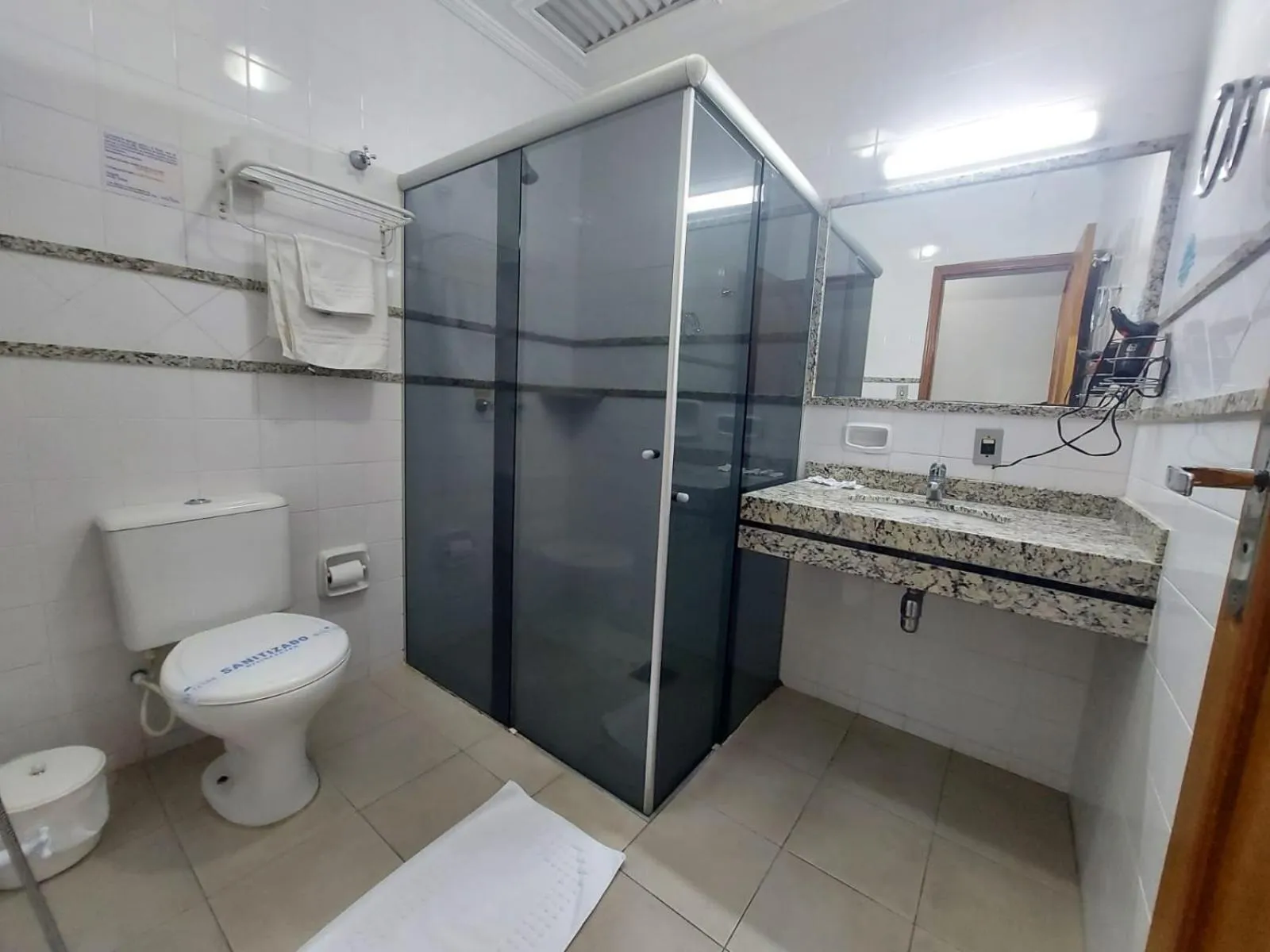 Shower in Hotel Tenda