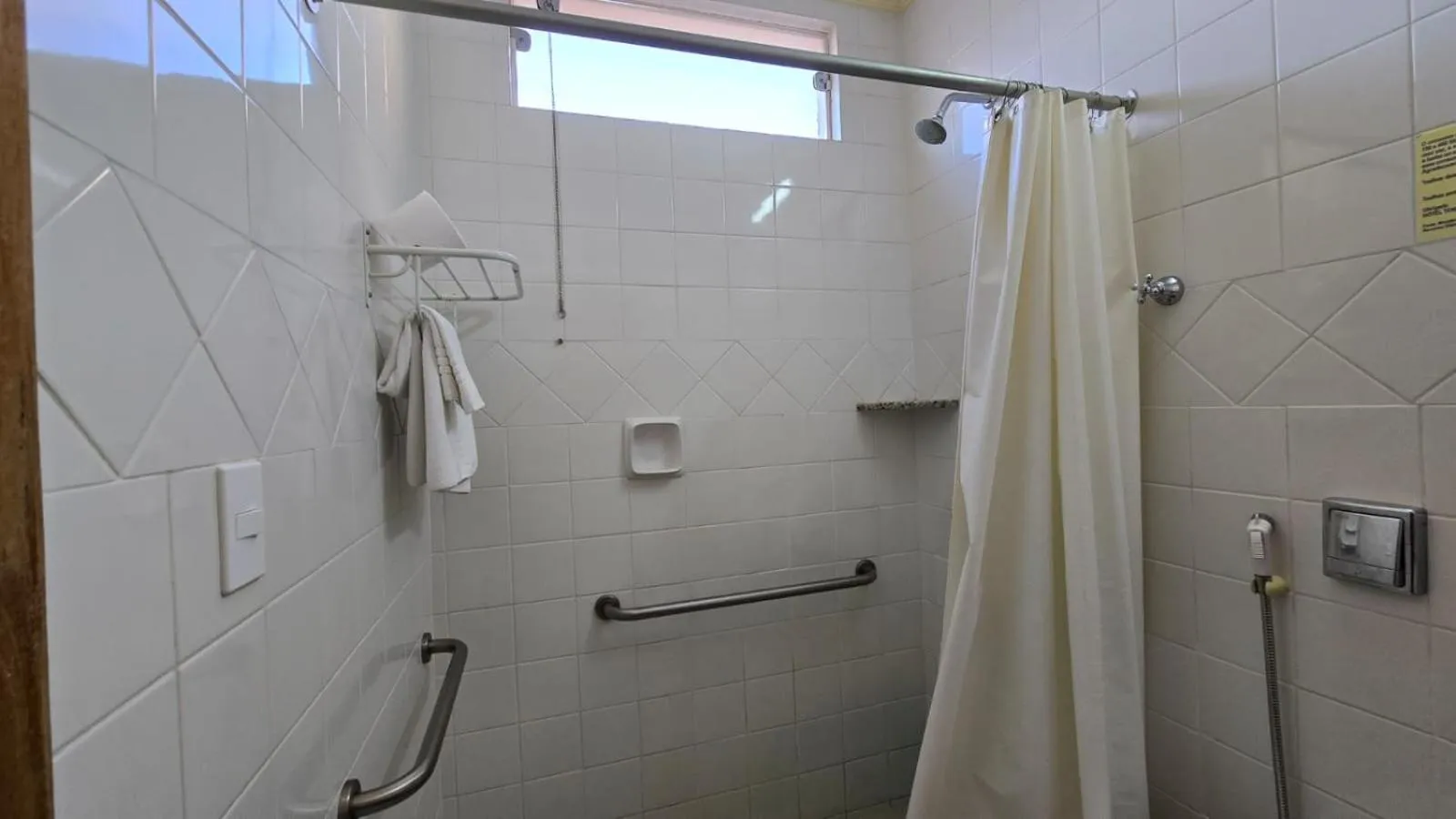 Shower in Hotel Tenda